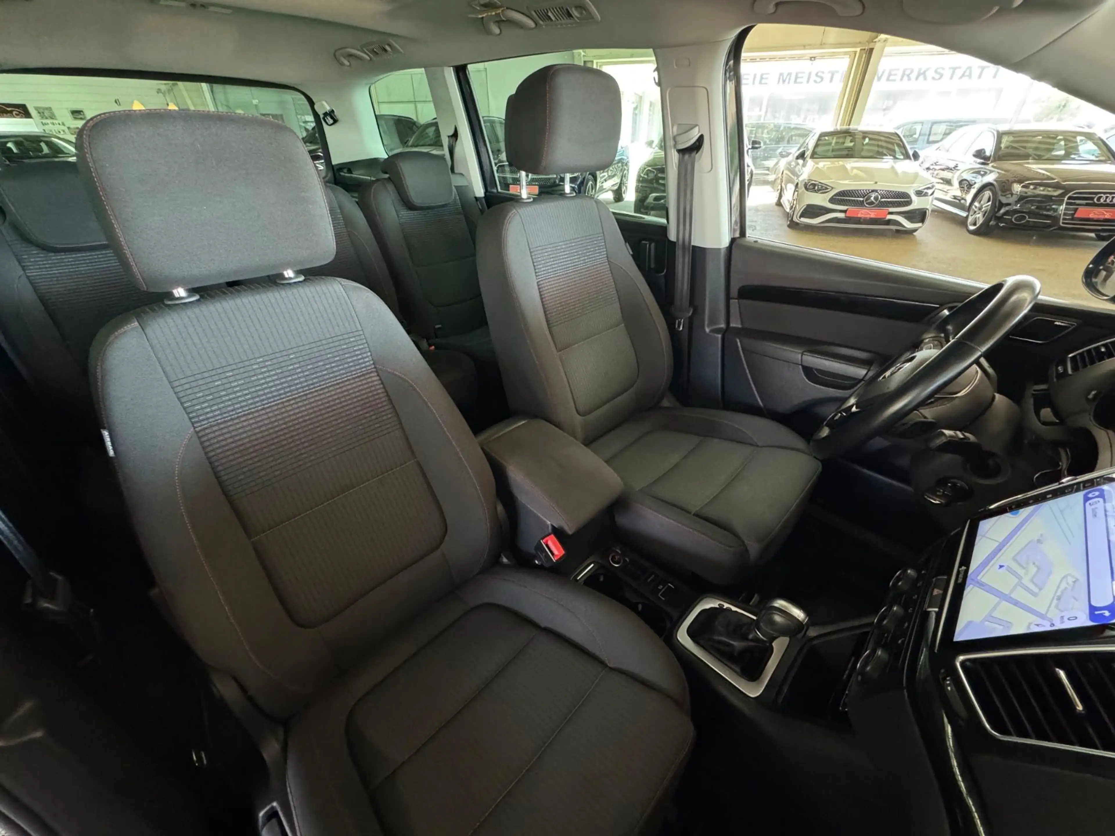 Volkswagen Sharan DSG 7Sitz AHK*STHZ*APP*LED*SHZ*ACC*PAN*RK — photo 13