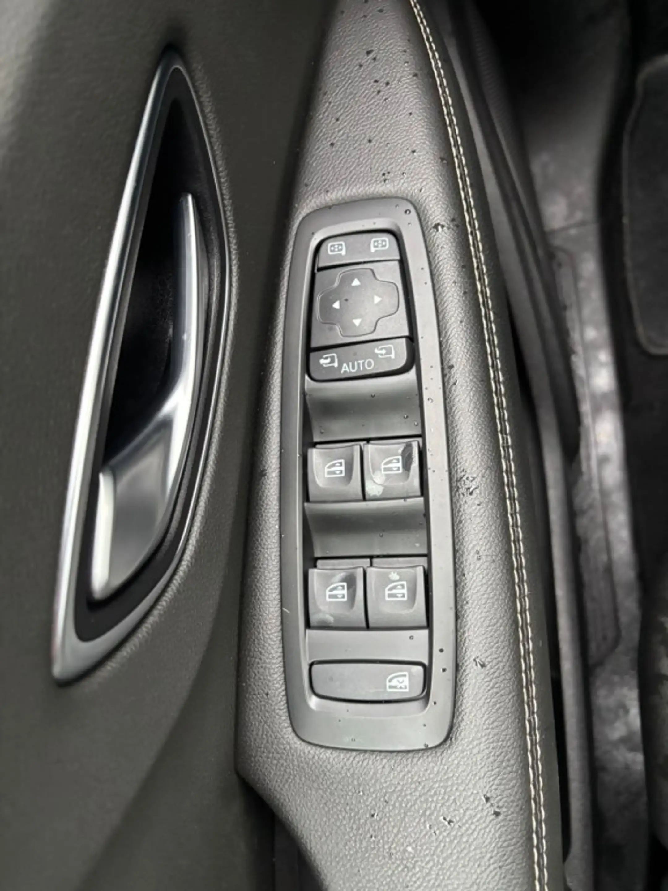 Renault Scenic 1.2 TCE ZEN — photo 12