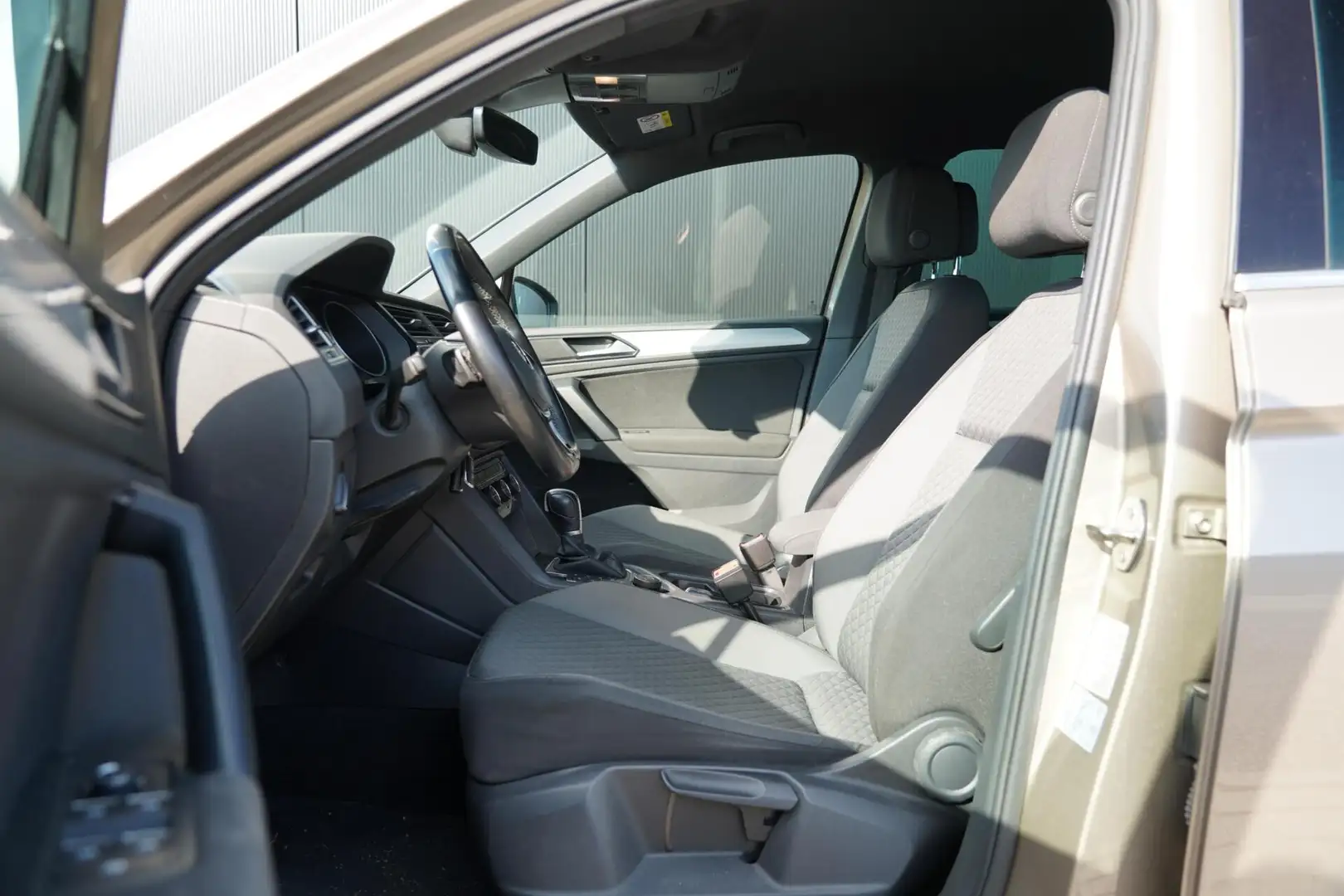 Volkswagen Tiguan 1.4 TSI 4Motion Highline Business R - Trekhaak - S Marrone - 2