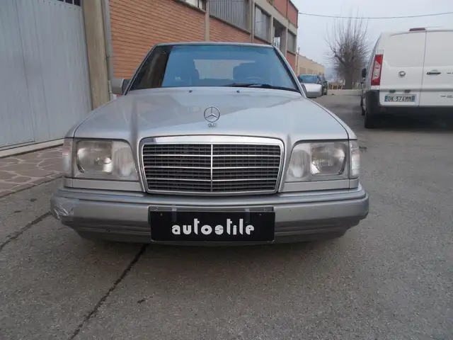 Mercedes-Benz 320 MERCEDES 200 E 338.7575187  MASSARI MARCO