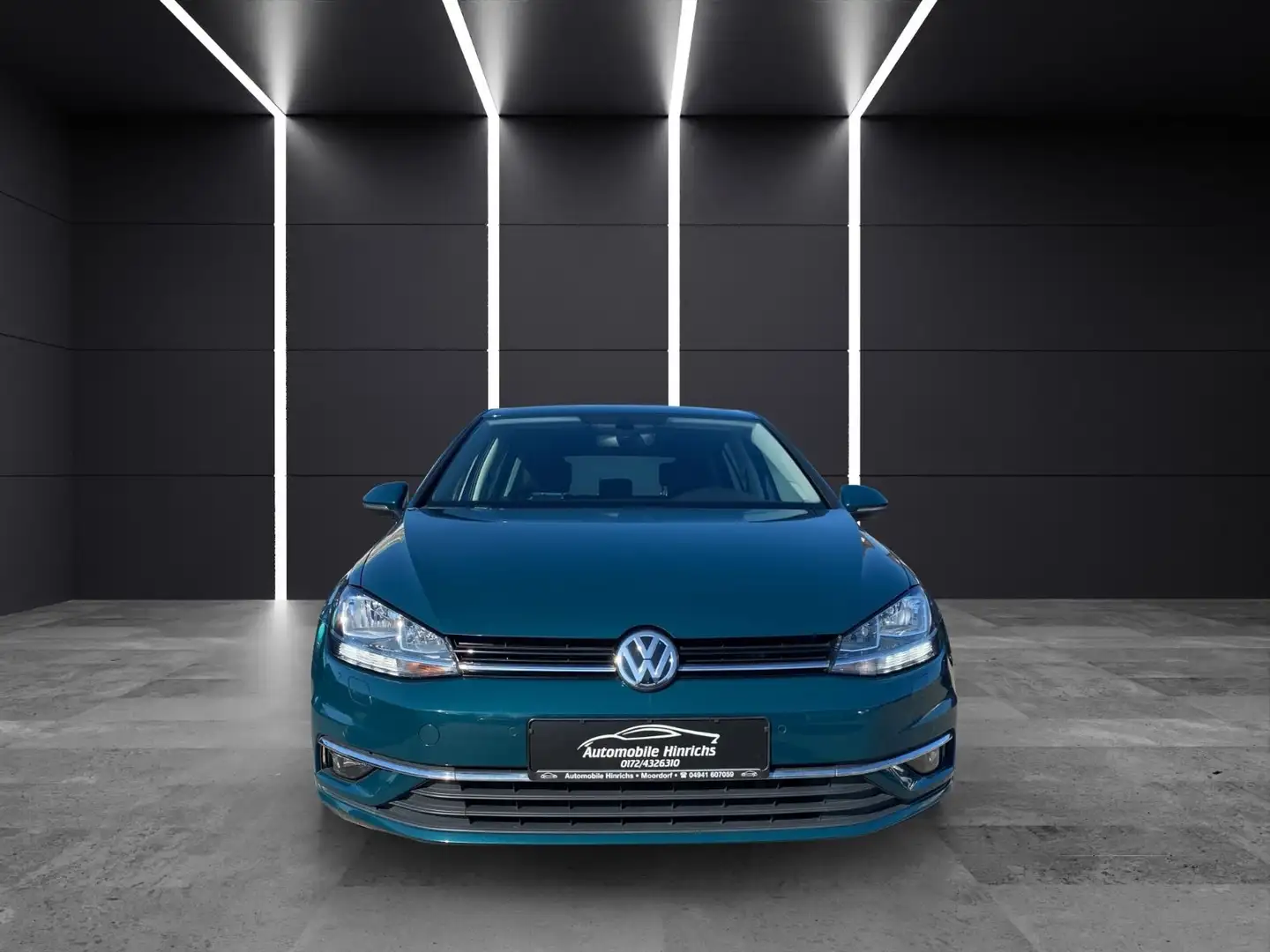 Volkswagen Golf VII Lim. Sound Automatik Grün - 2
