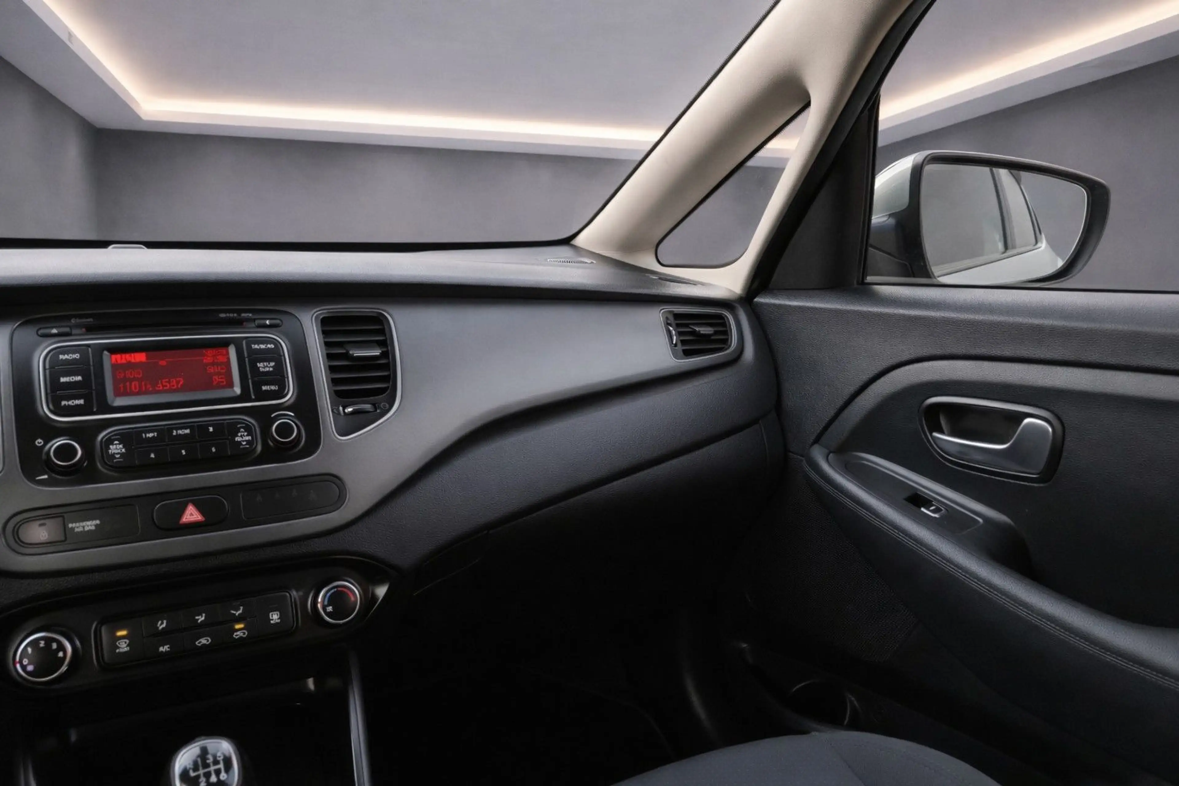 Kia Carens Edition 7#Klima#Sitzheizung#Einpark#1HA — photo 8