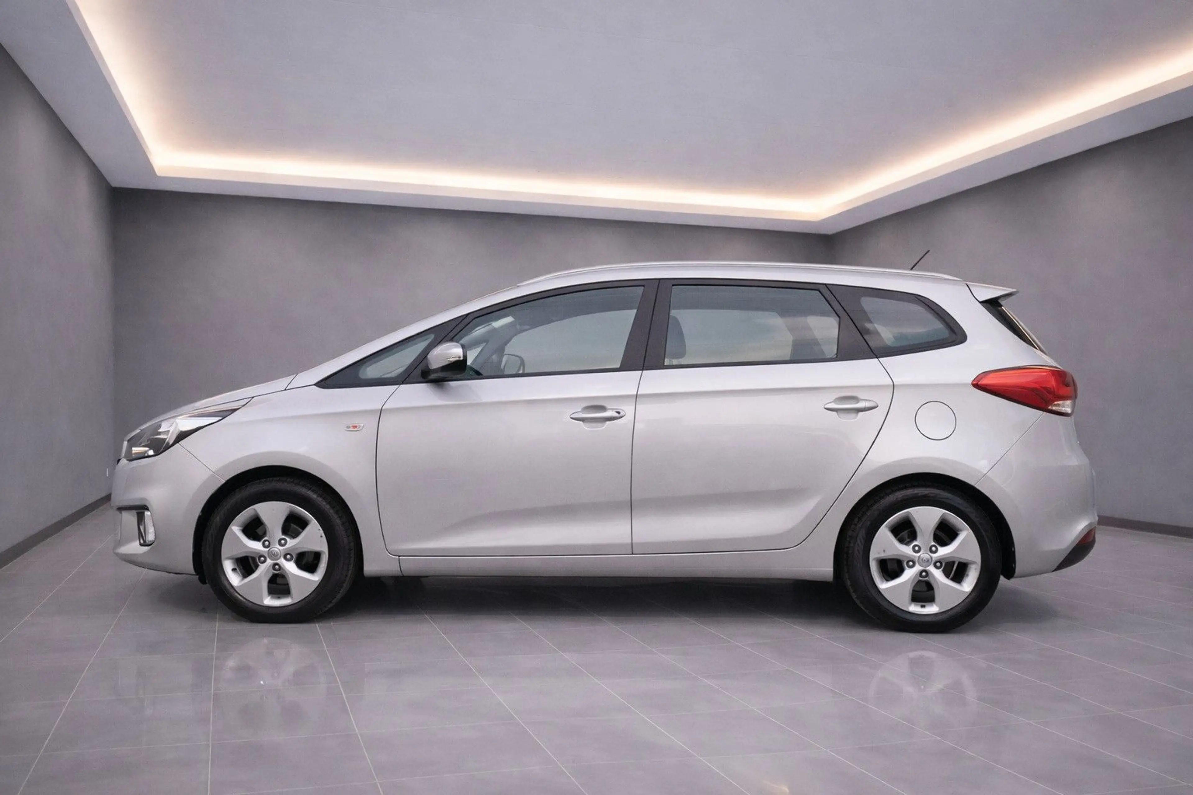 Kia Carens Edition 7#Klima#Sitzheizung#Einpark#1HA — photo 5