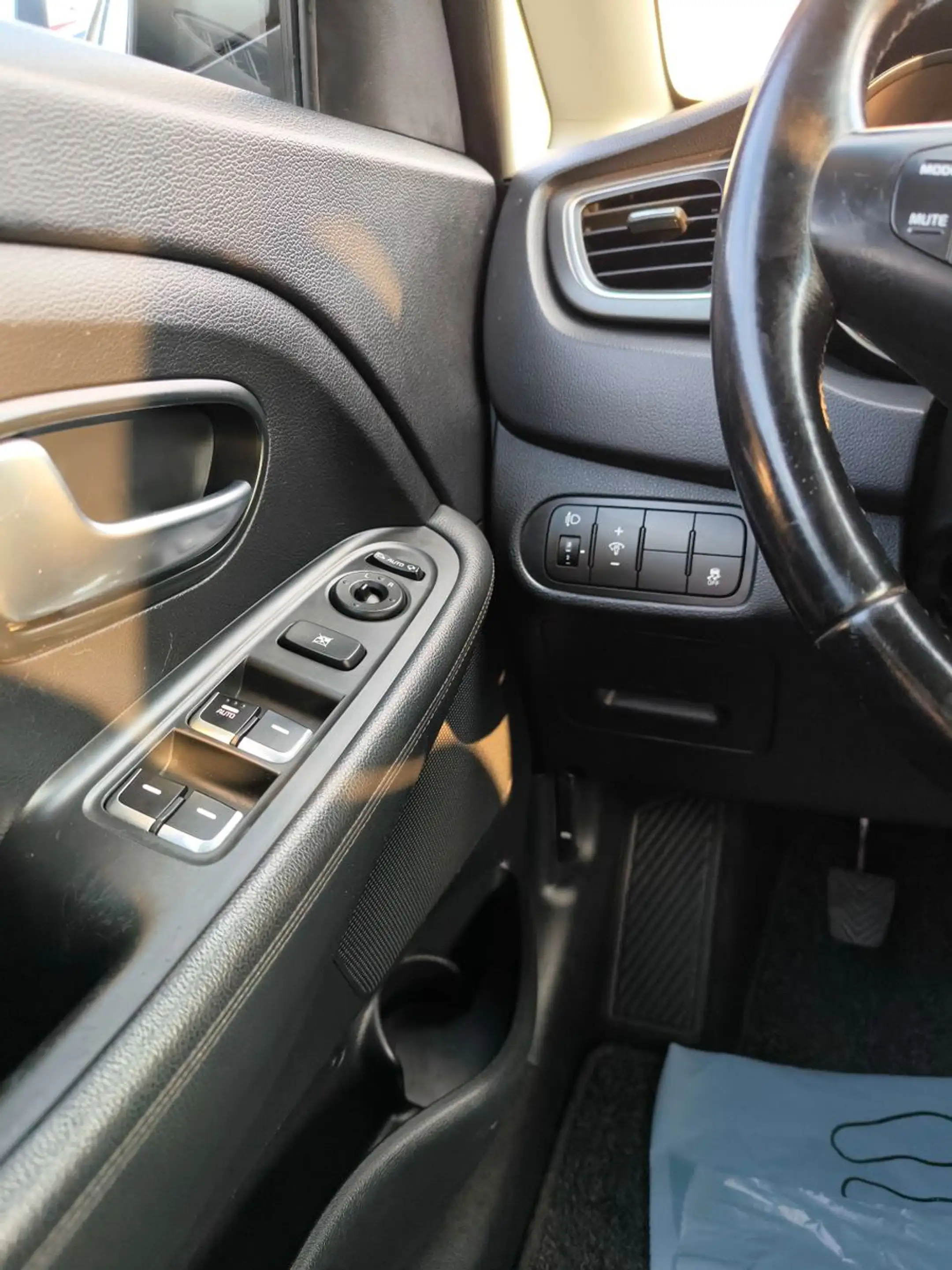 Kia Carens Edition 7#Klima#Sitzheizung#Einpark#1HA — photo 10