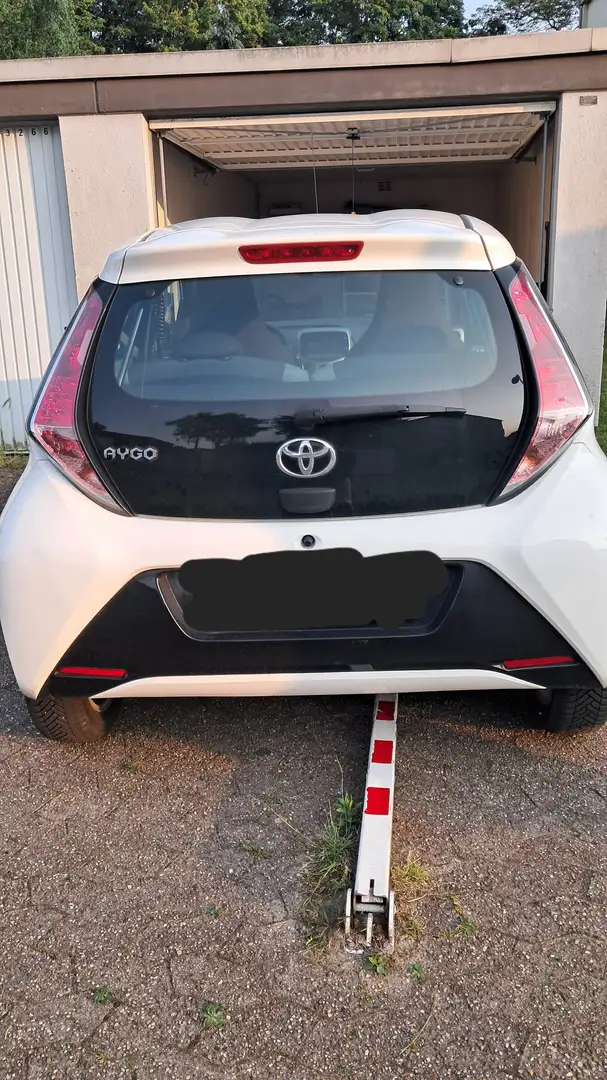 Toyota Aygo Aygo 5-Türer x-shift x-cite Weiß - 2