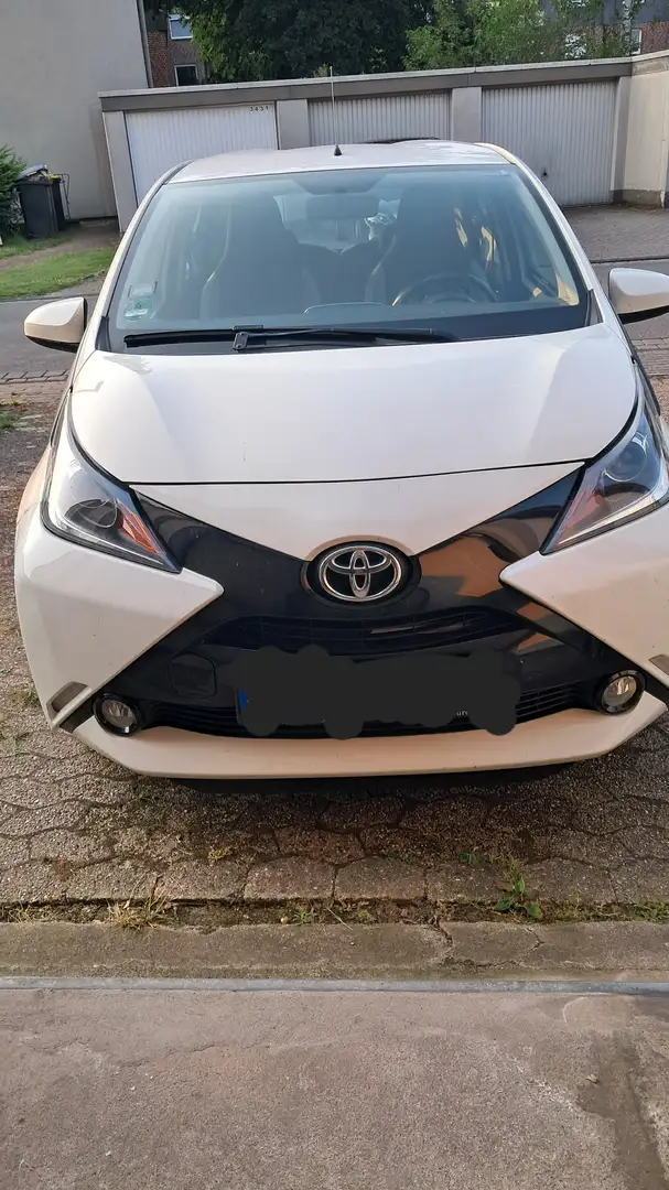 Toyota Aygo Aygo 5-Türer x-shift x-cite Weiß - 1
