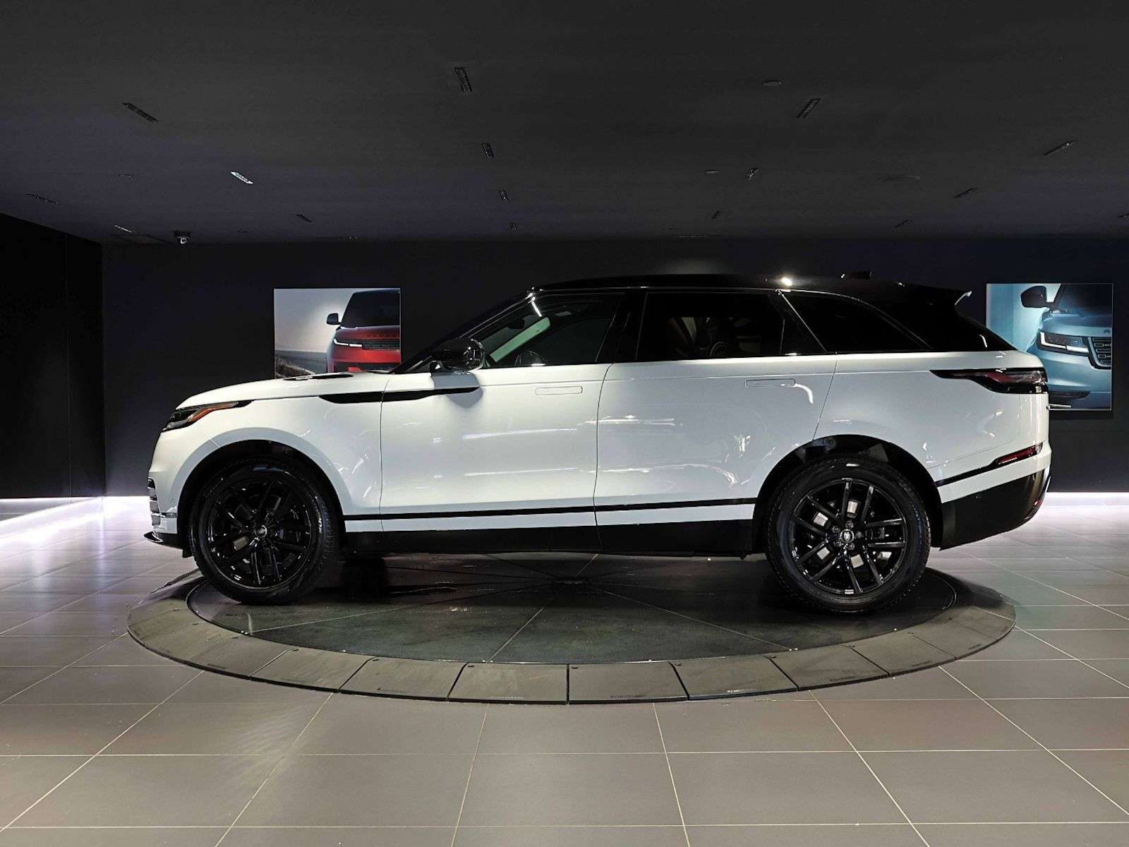 2026 Land Rover Range Rover Velar Dynamic SE | Sunroof | Navigation | Bluetooth | He — photo 1