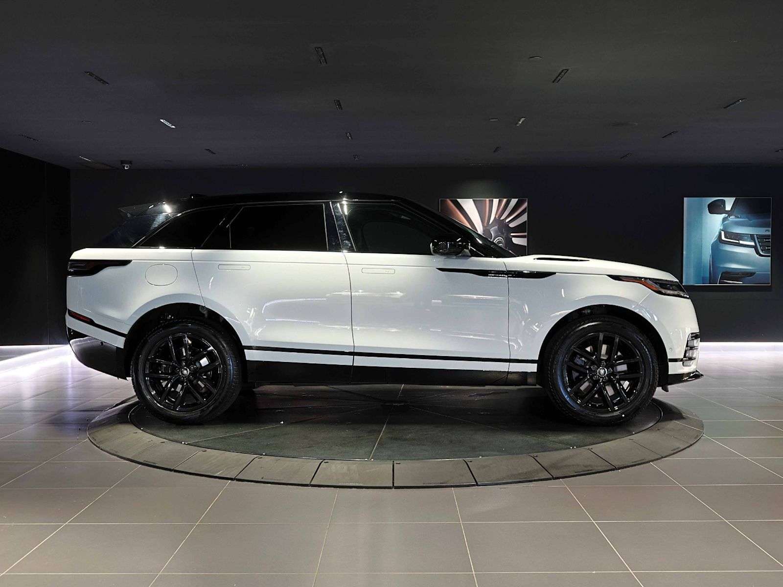 2026 Land Rover Range Rover Velar Dynamic SE | Sunroof | Navigation | Bluetooth | He — photo 1