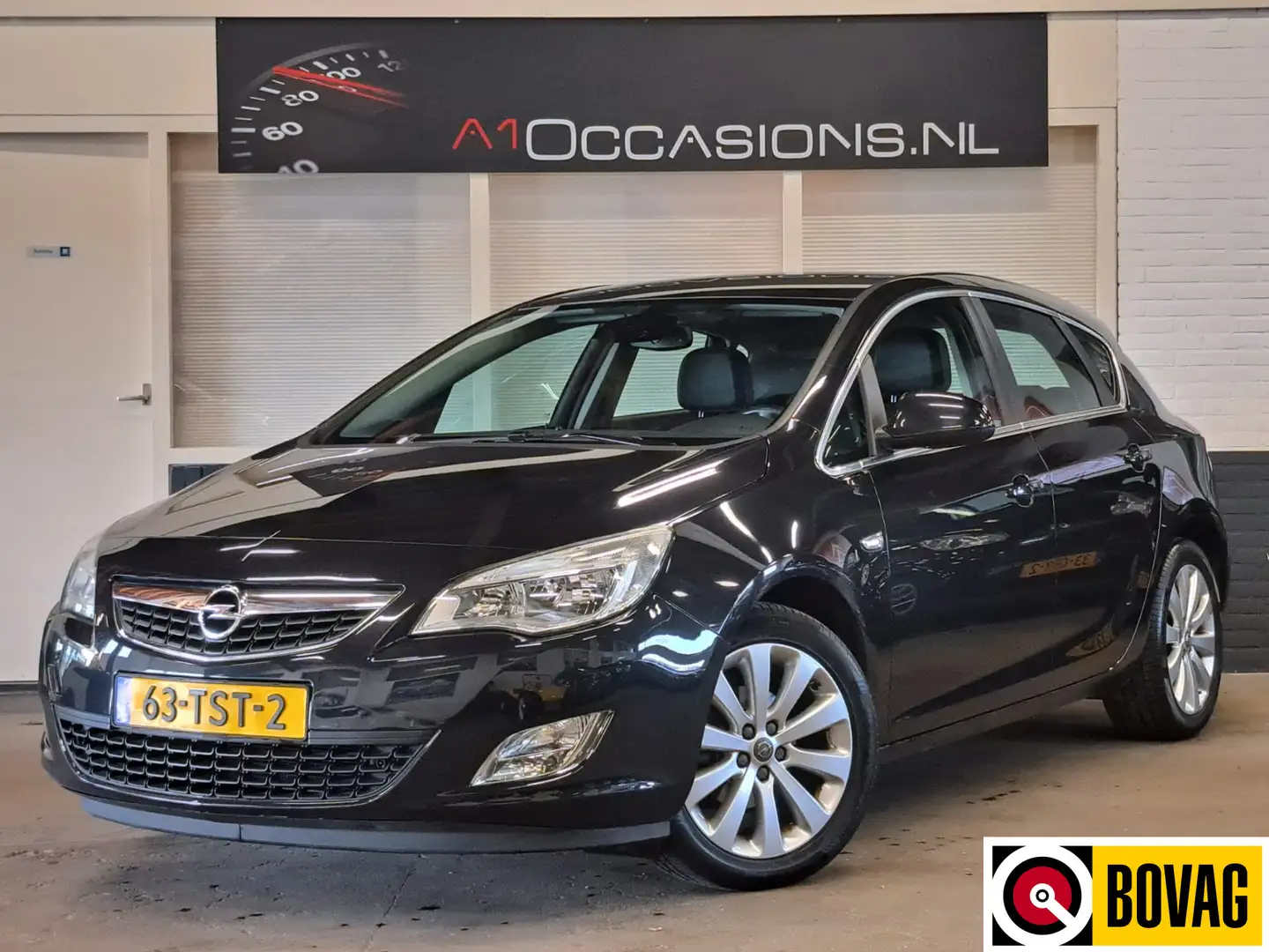 Opel Astra 1.4 Cosmo + NAVI ! Noir - 1