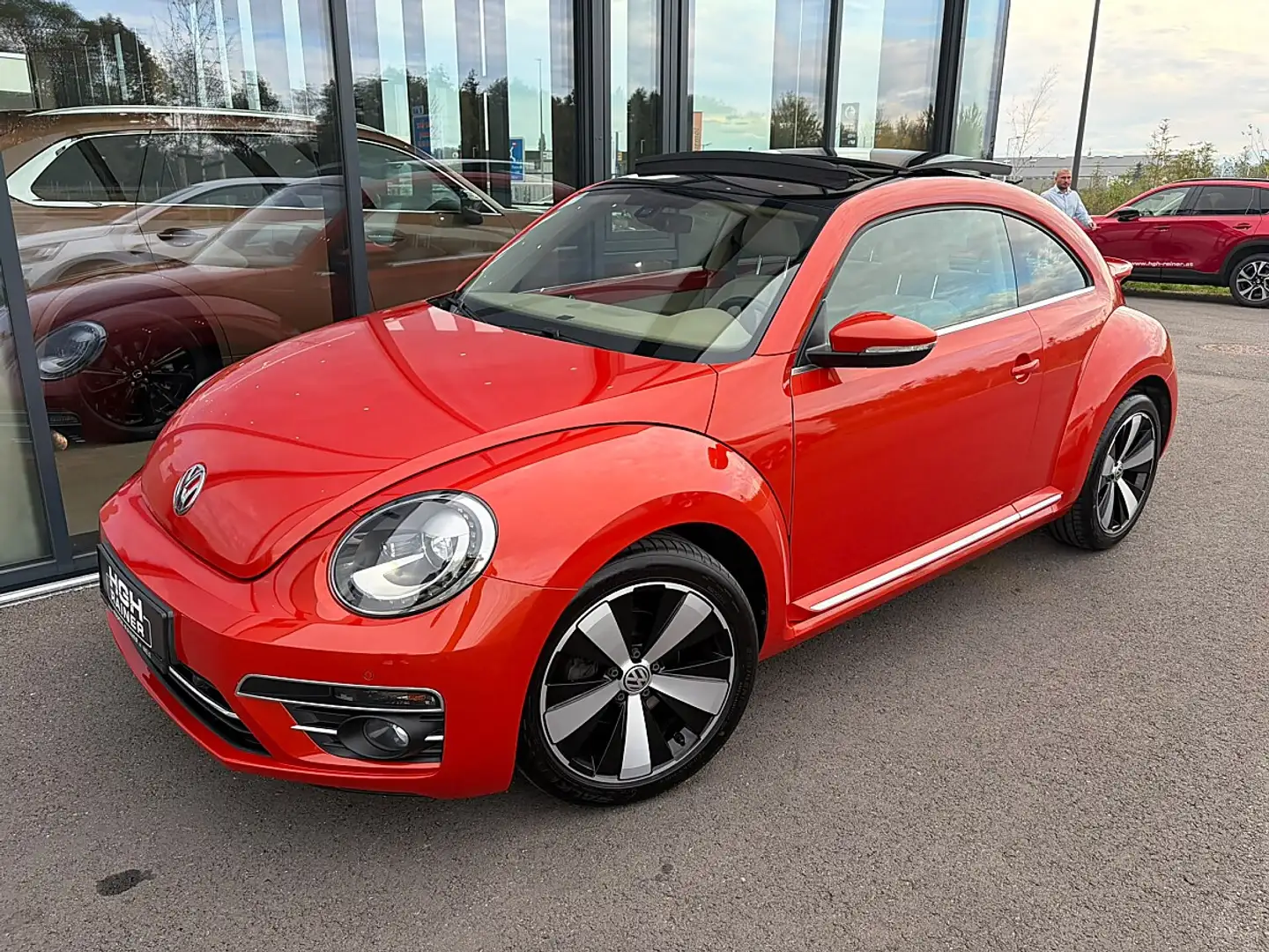 Volkswagen Beetle 1.2 TSI Sport / 18" / Pano / LED Orange - 2
