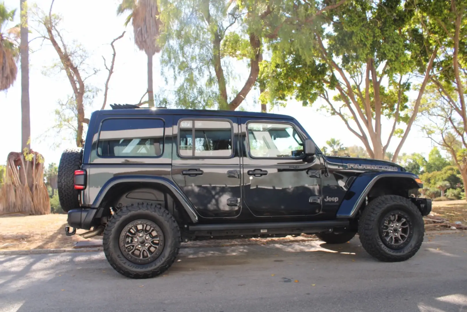 Jeep Wrangler Todoterreno Automático de 4 Puertas Nero - 1