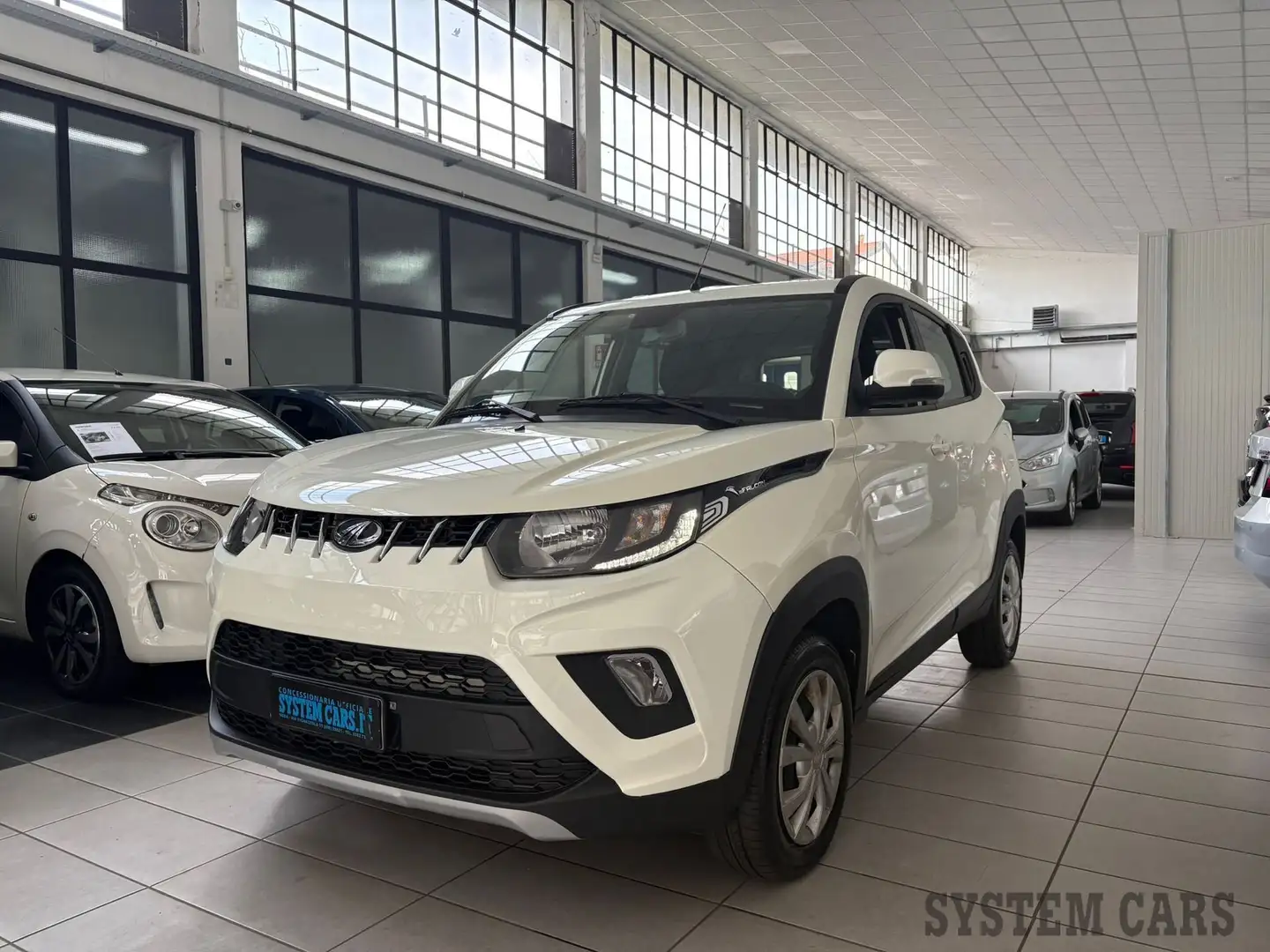 Mahindra KUV100 KUV100 1.2 VVT K6+ GPL - OK NEOPATENTATO Blanc - 1