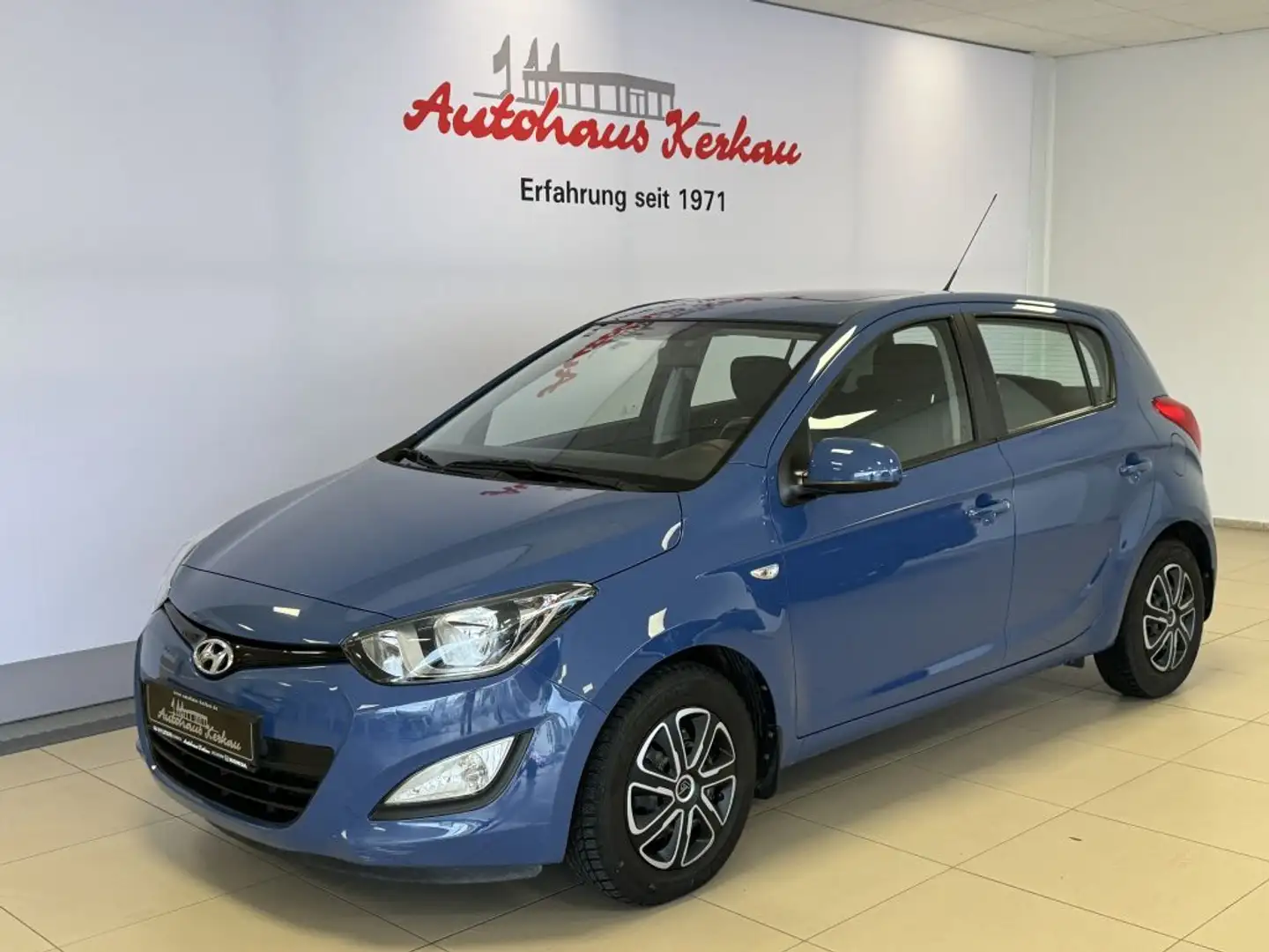 Hyundai i20 1.4 Automatik Style Blau - 1