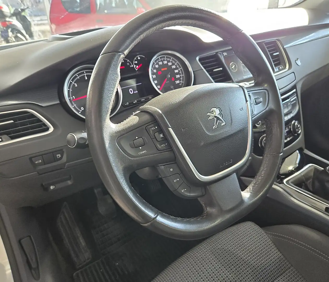 Peugeot 508 SW 2,0 HDI Professional Line --TOLLE AUSSTATTUNG-- Weiß - 2