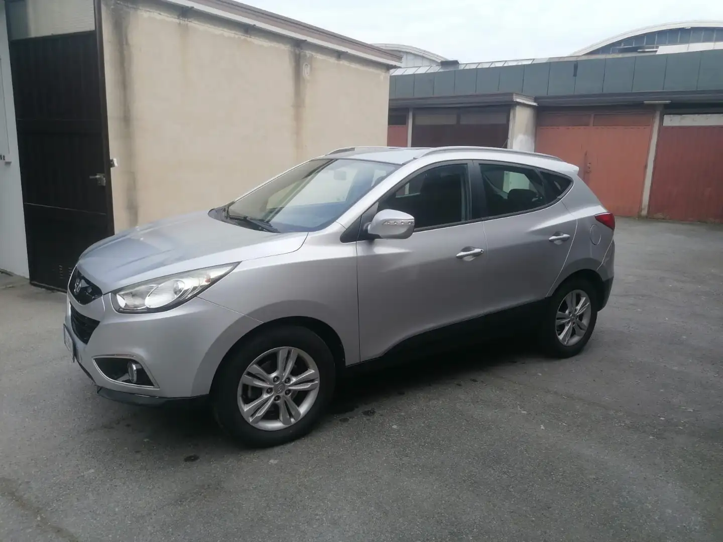 Hyundai iX35 ix35 1.7 crdi Classic 2wd Срібний - 2