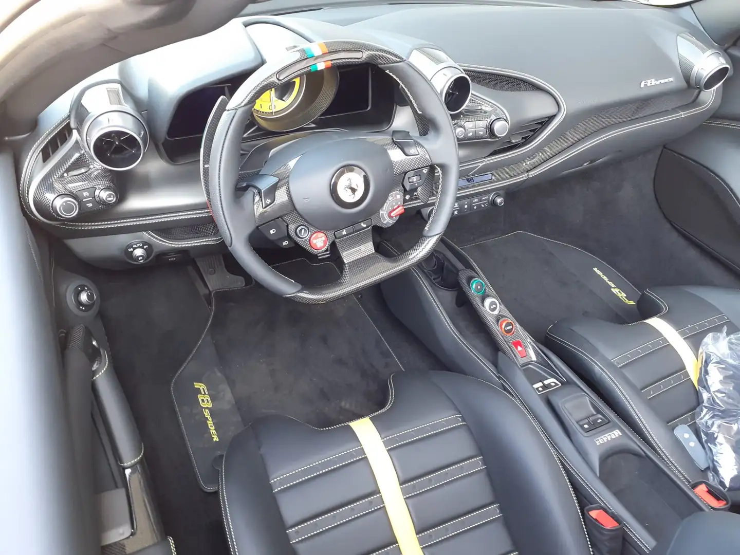 Ferrari F8 Spider Gelb - 2