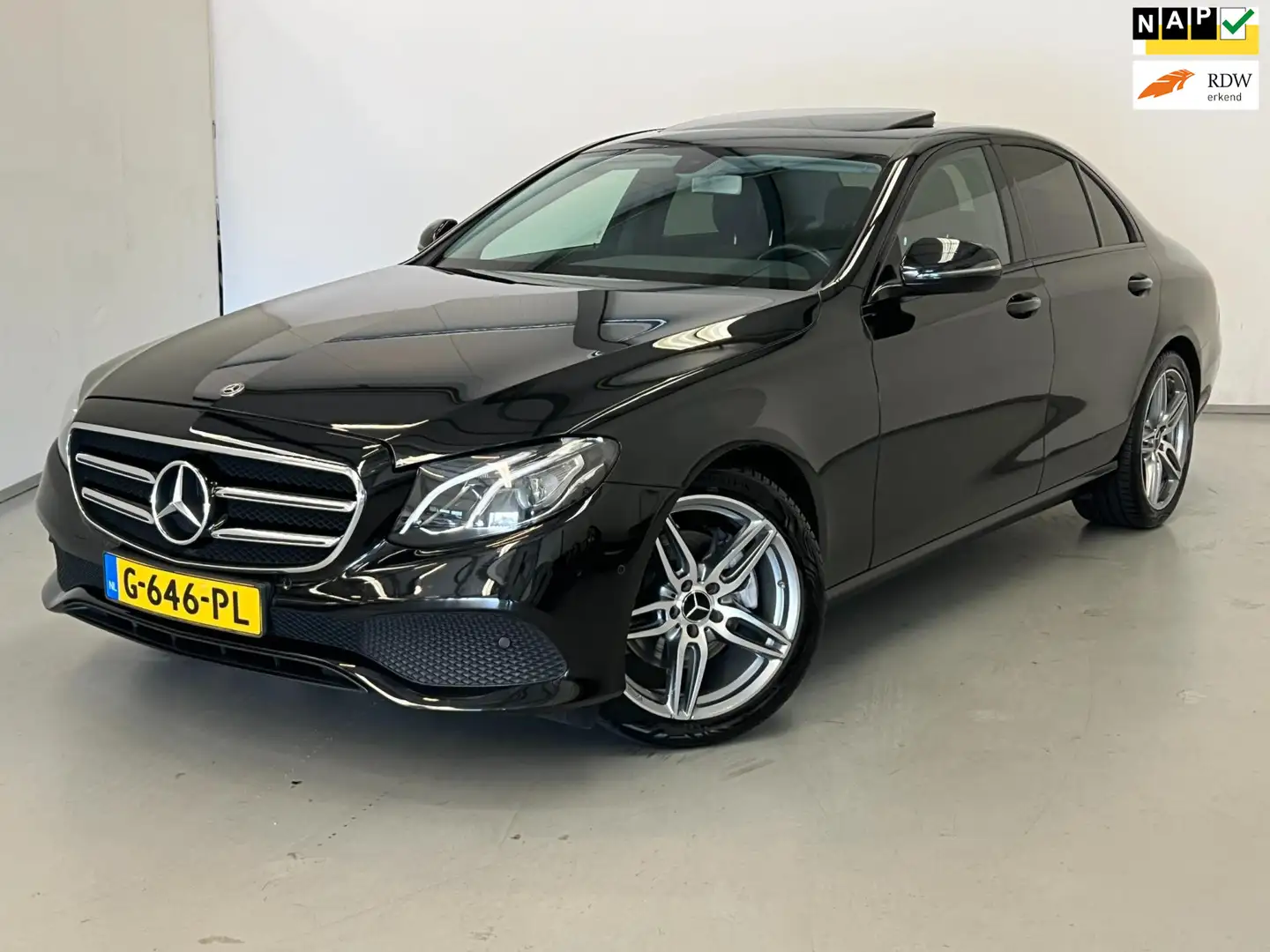 Mercedes-Benz E 220 220d / 19" AMG / BTW / Schuifdak / Groot Navi Schwarz - 1