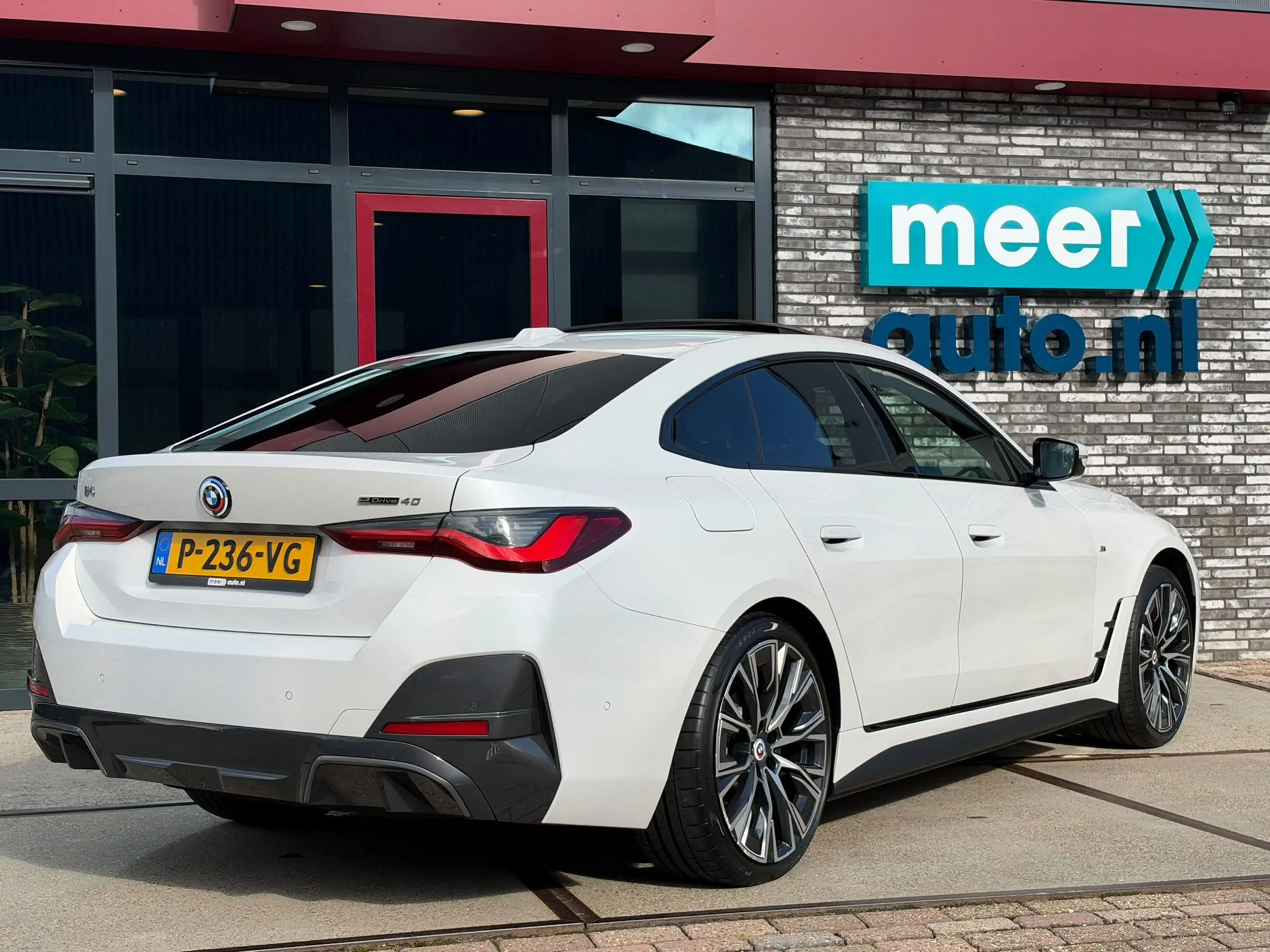 BMW i4 40 High Executive M-SPORT SOH 96.4% l SCHUIFDAK l — photo 26