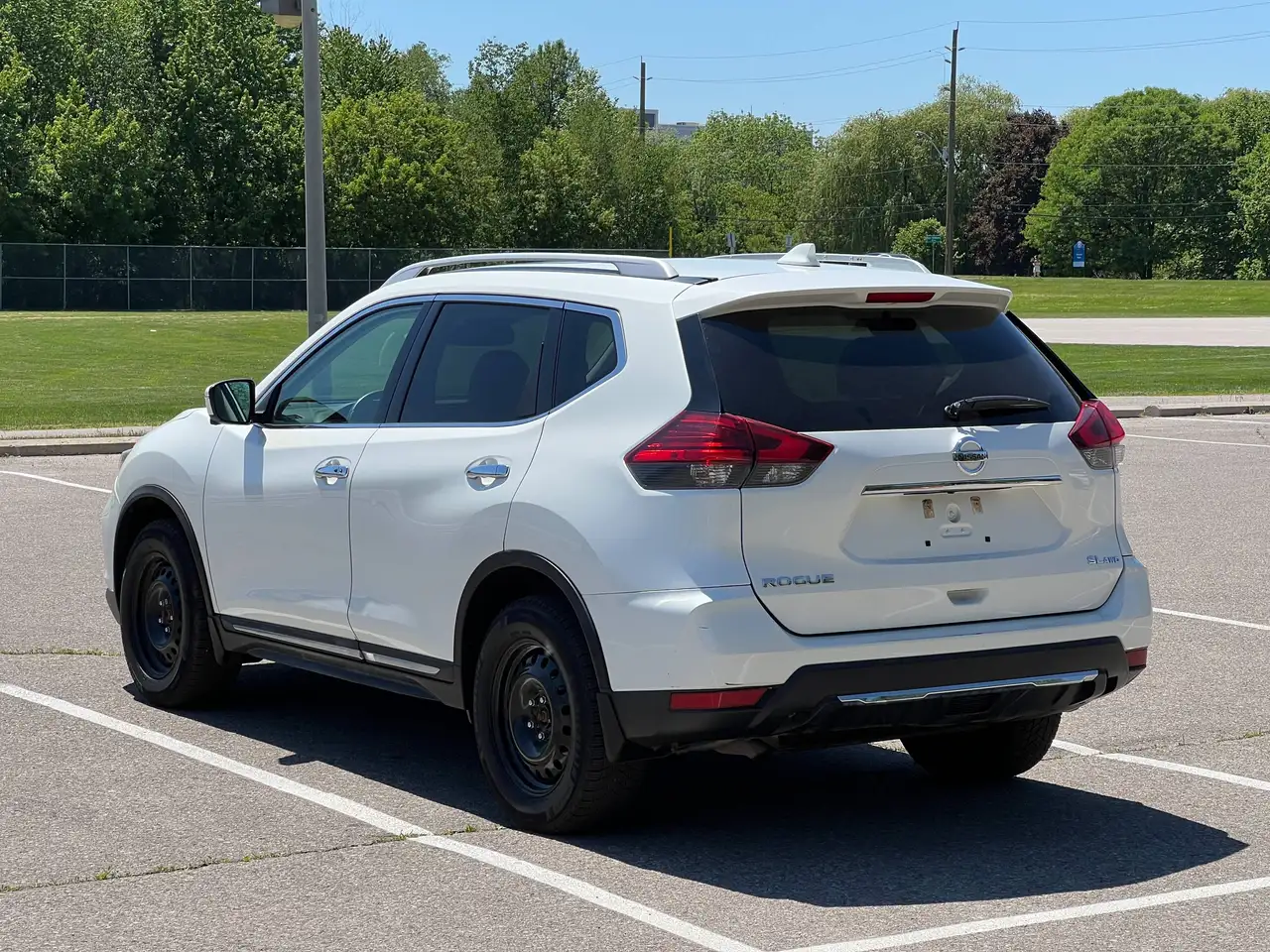 Nissan Rogue fotografie Nissan Rogue
