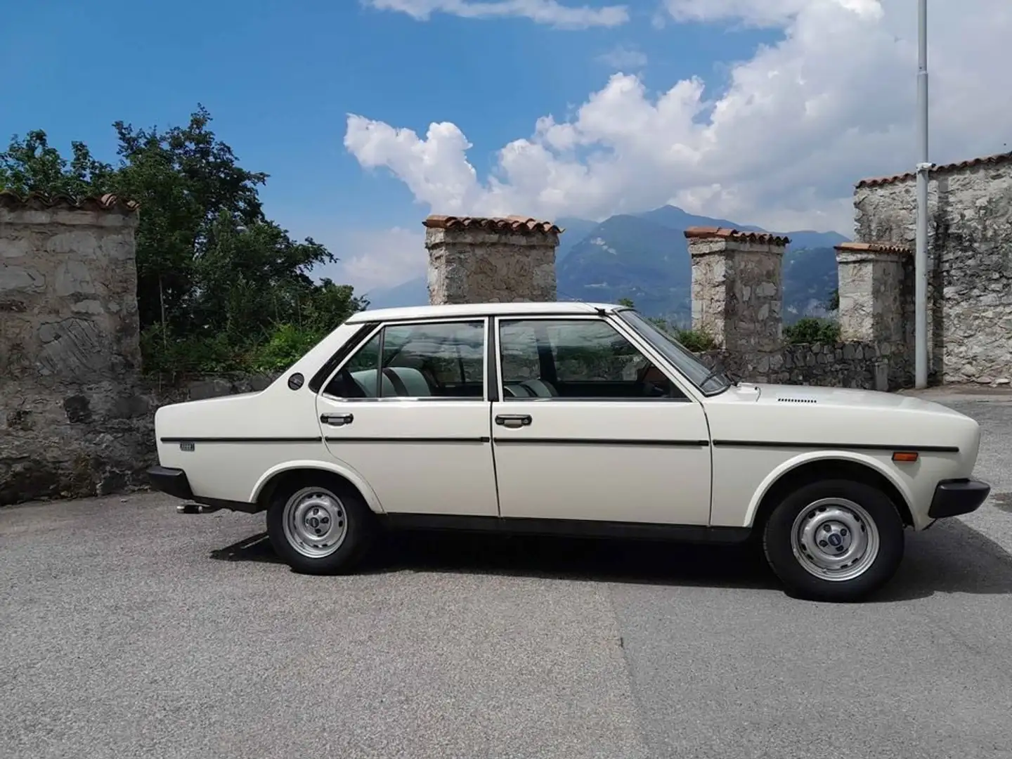 Fiat 131 131 4p 1.3 Super bijela - 2