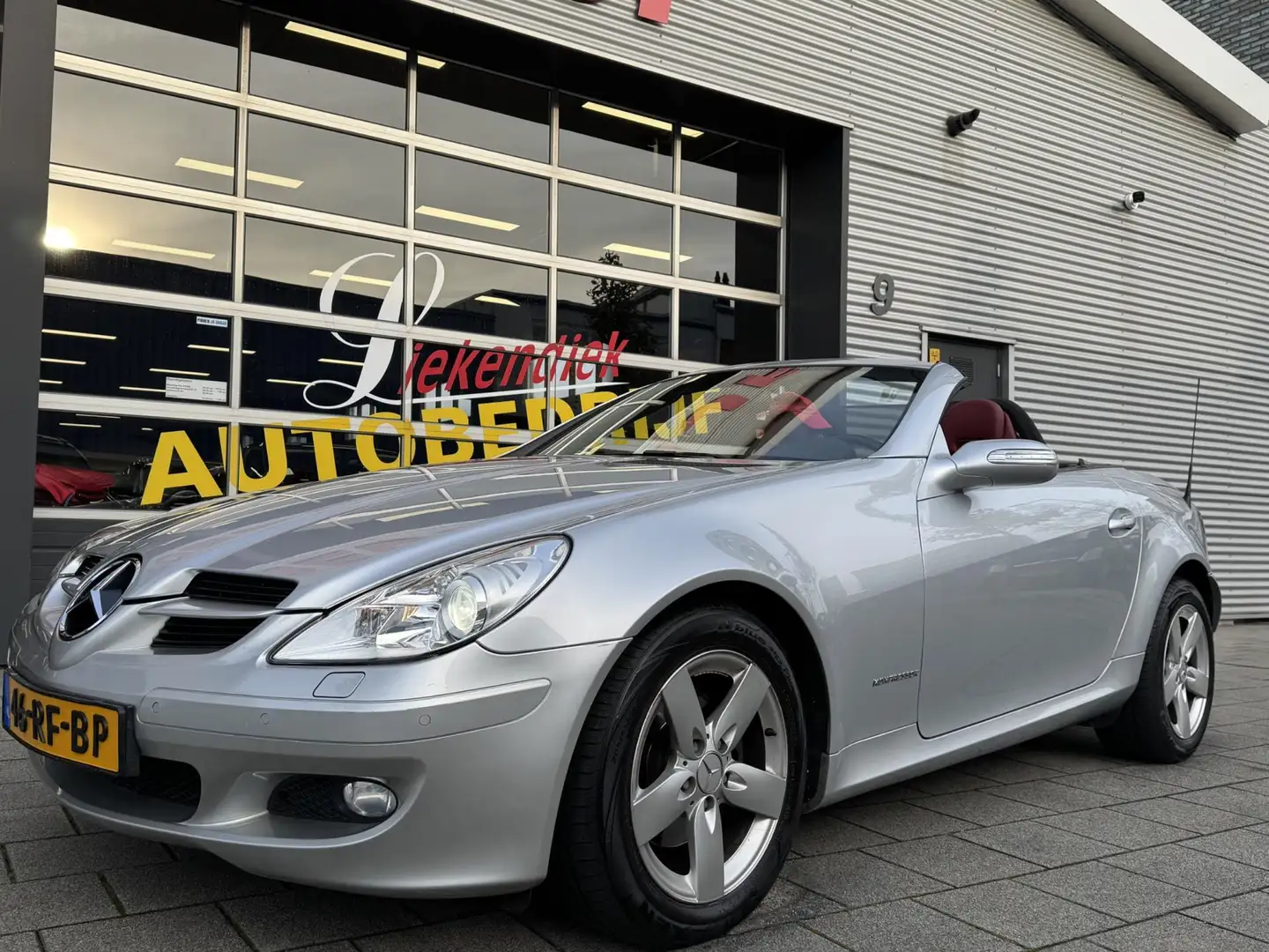 Mercedes-Benz SLK 200 K. Automaat - Navigatie I Leer I Xenon I Airco I S Gris - 1
