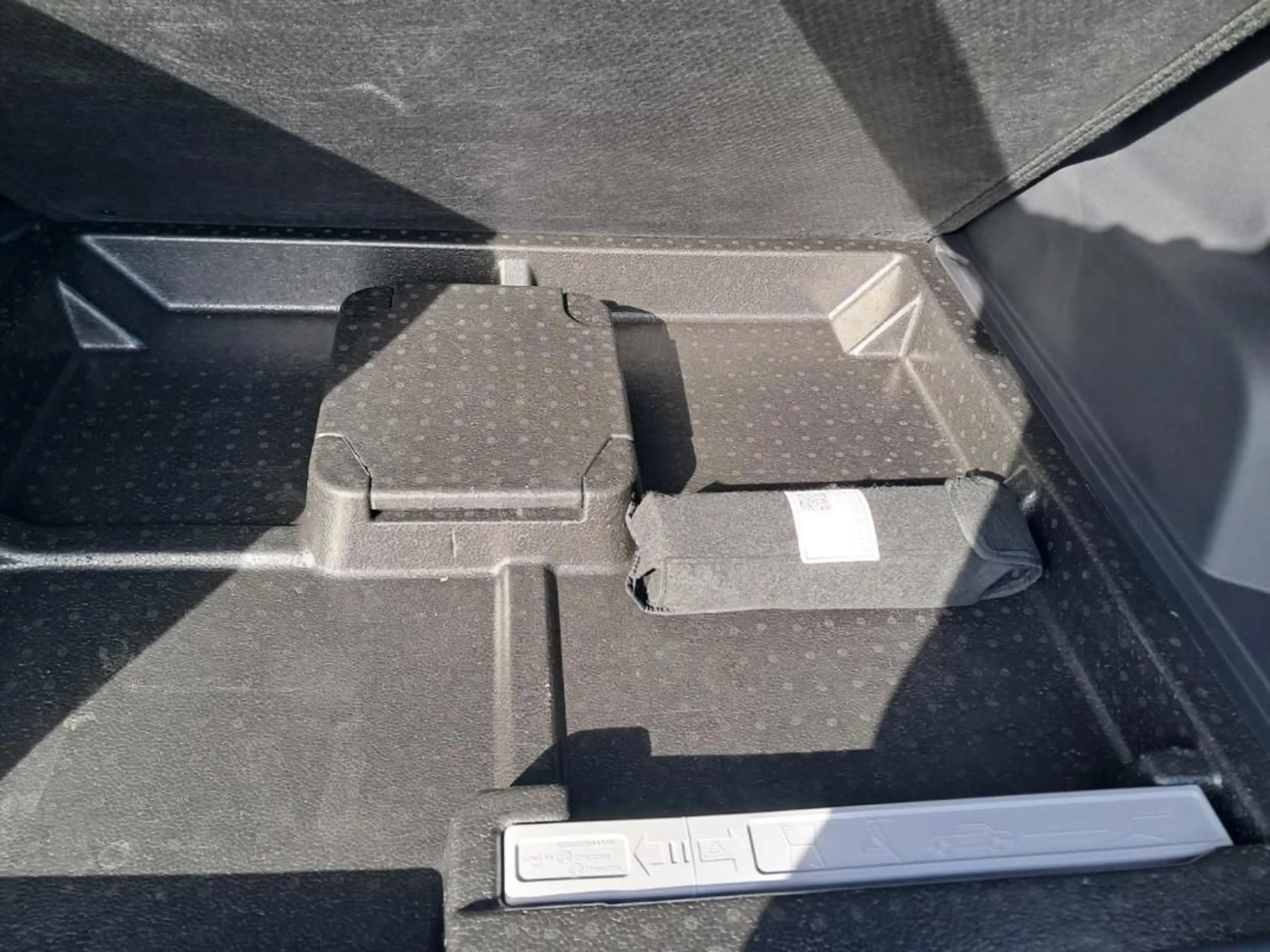 Omoda 5 165 kW 1.5 TGDI HEV Exclusive-Leder-SHZ-KLMATR — photo 11