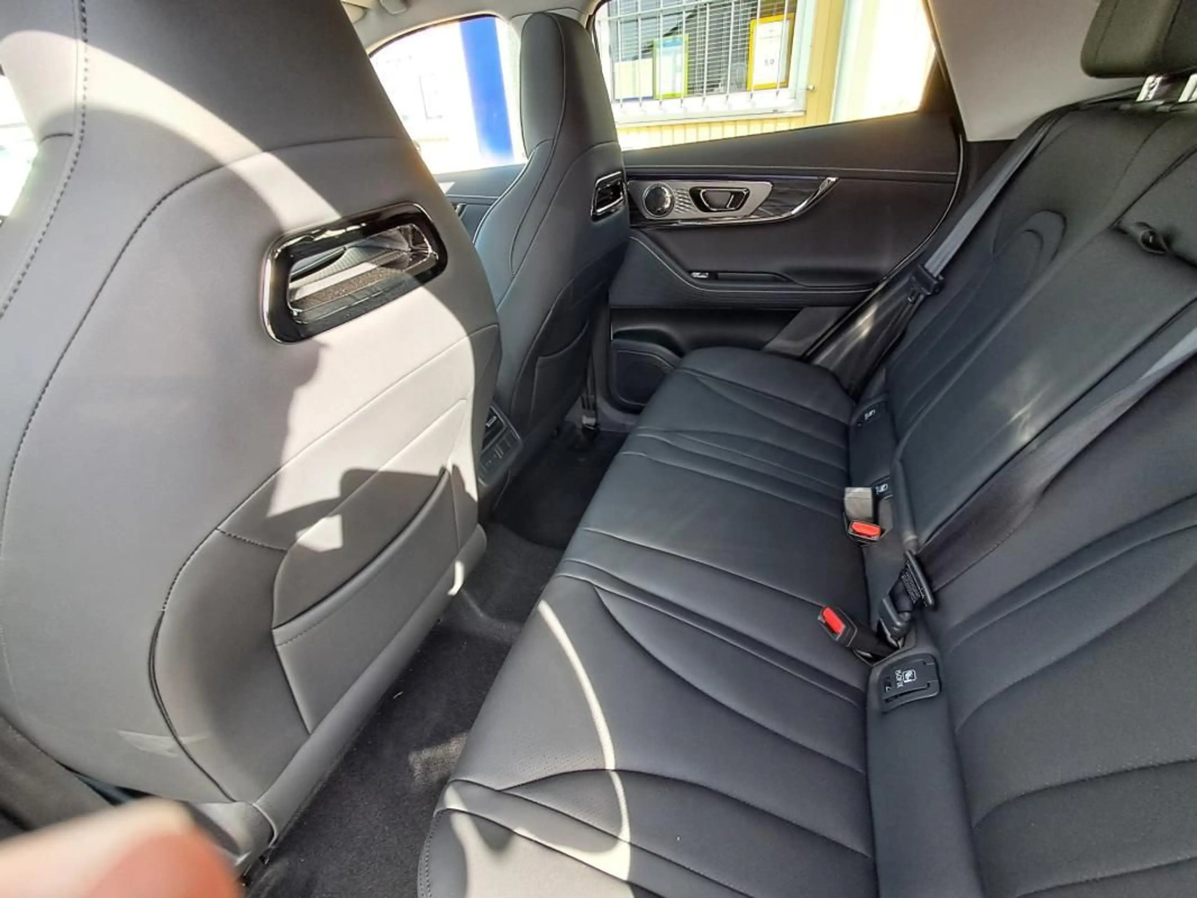 Omoda 5 165 kW 1.5 TGDI HEV Exclusive-Leder-SHZ-KLMATR — photo 12