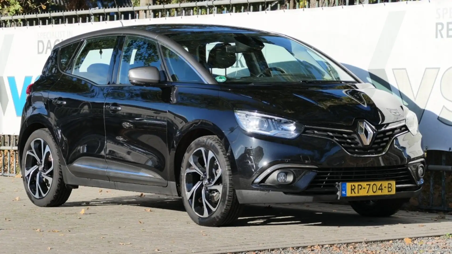 Renault Scenic dCi 110 Hybrid Assist Intens Zwart - 1