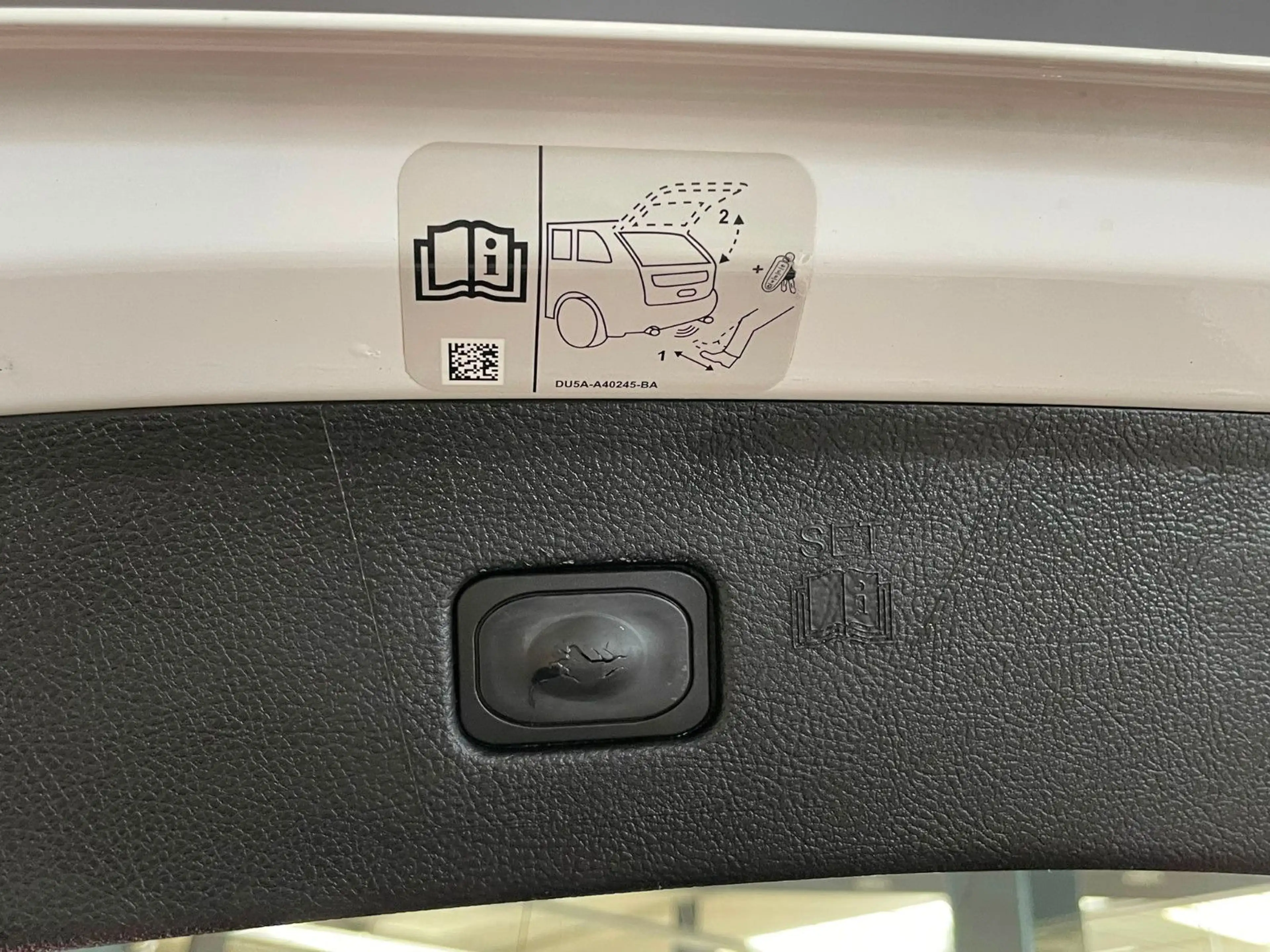 Ford Edge Titanium 4x4 / AHK / NAVI / 1.HAND / PANO — photo 10