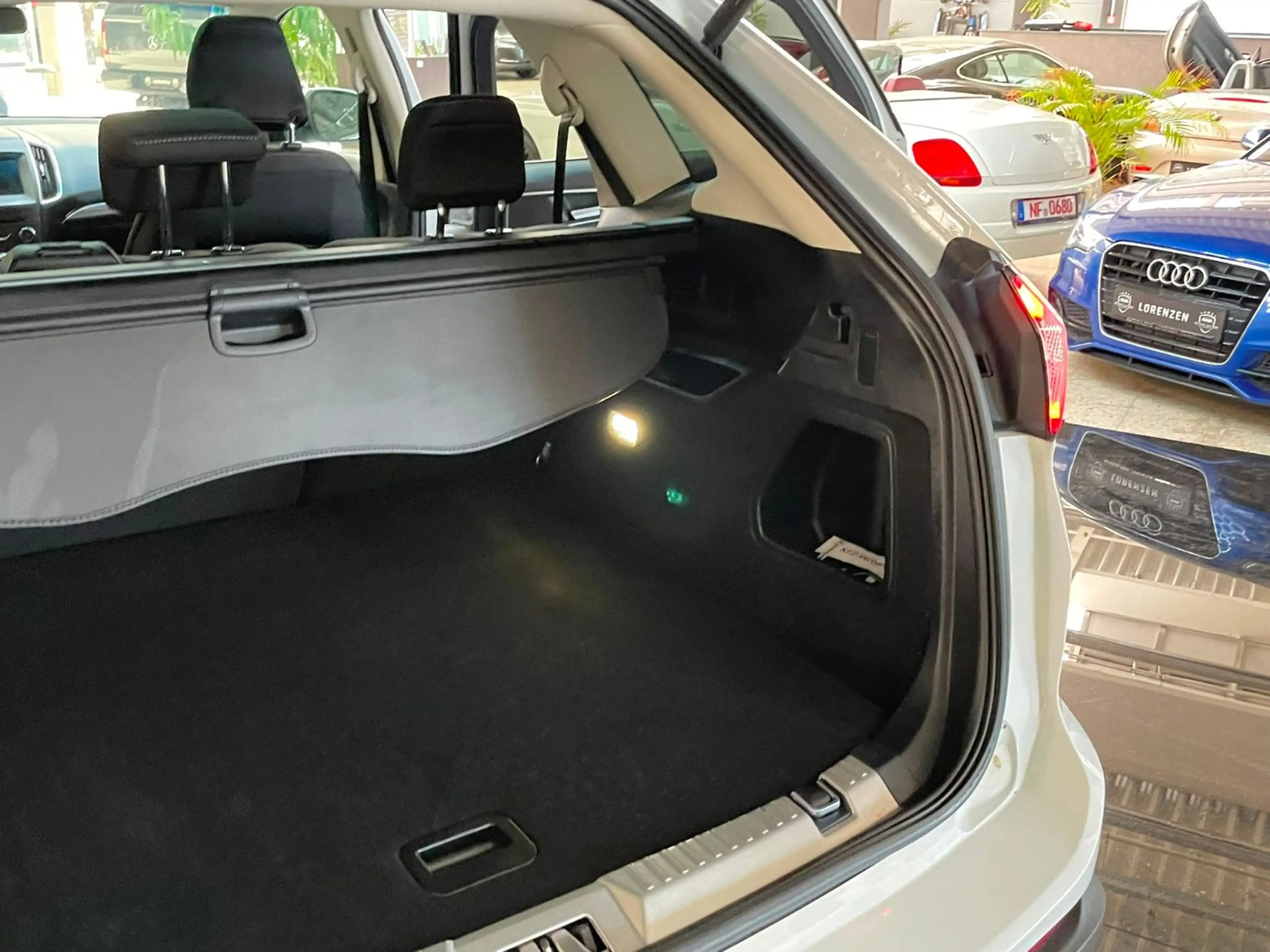 Ford Edge Titanium 4x4 / AHK / NAVI / 1.HAND / PANO — photo 13