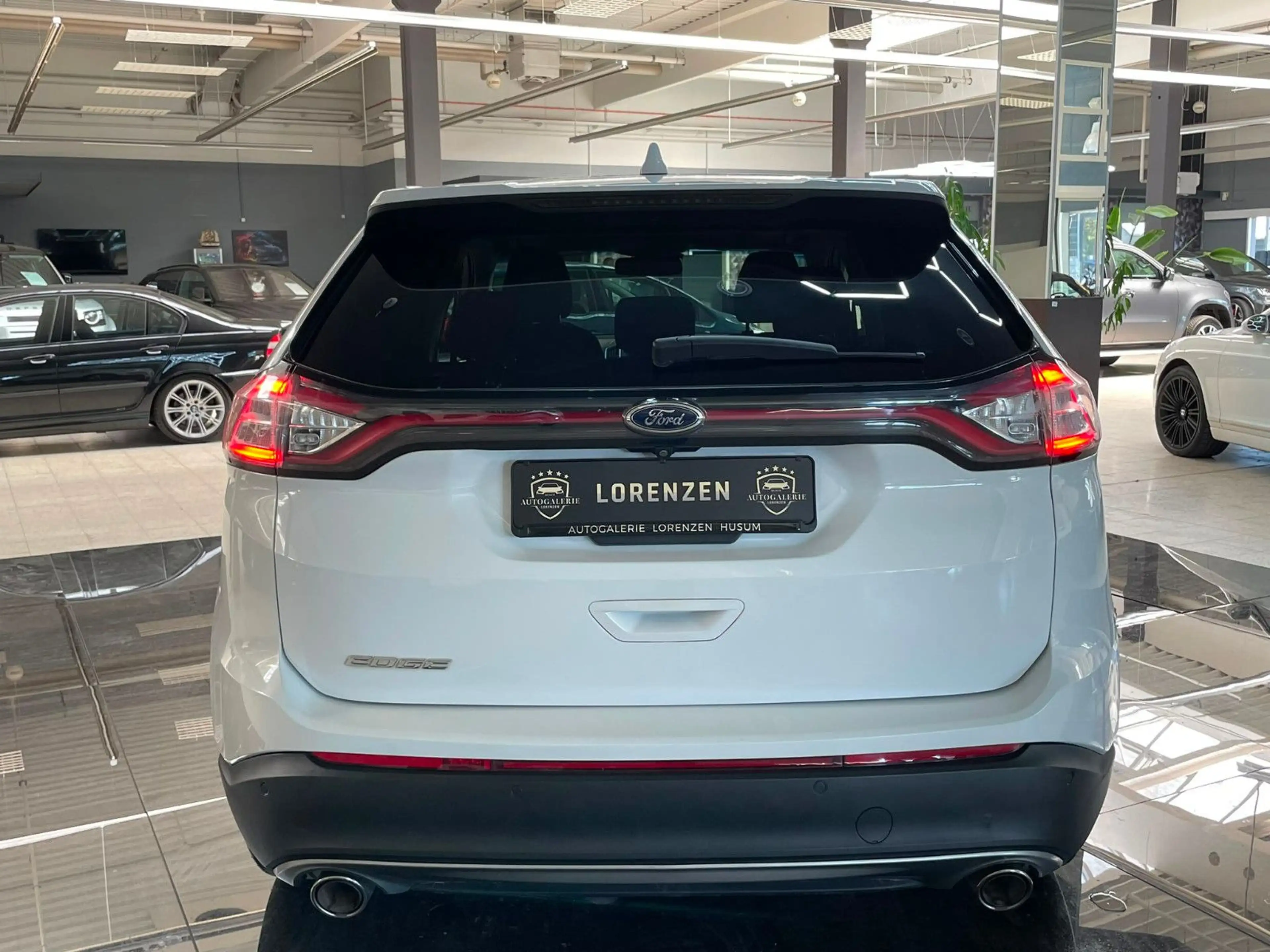 Ford Edge Titanium 4x4 / AHK / NAVI / 1.HAND / PANO — photo 6