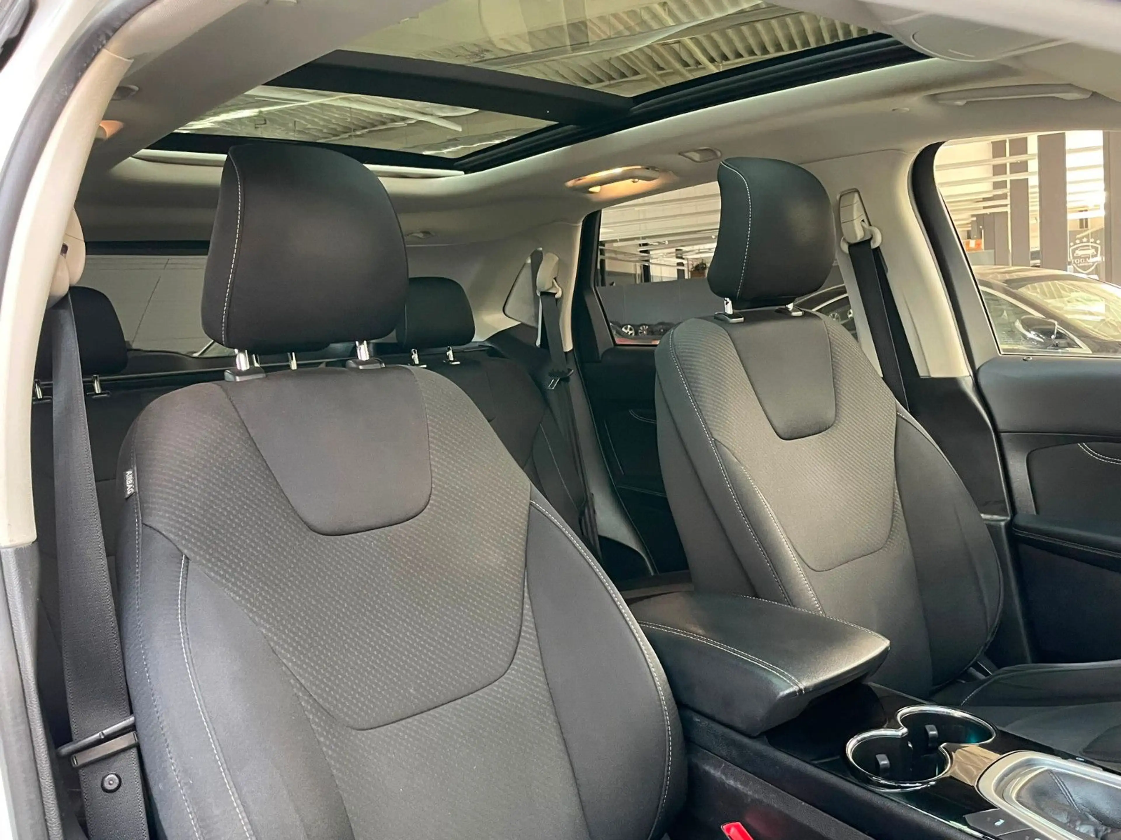Ford Edge Titanium 4x4 / AHK / NAVI / 1.HAND / PANO — photo 19