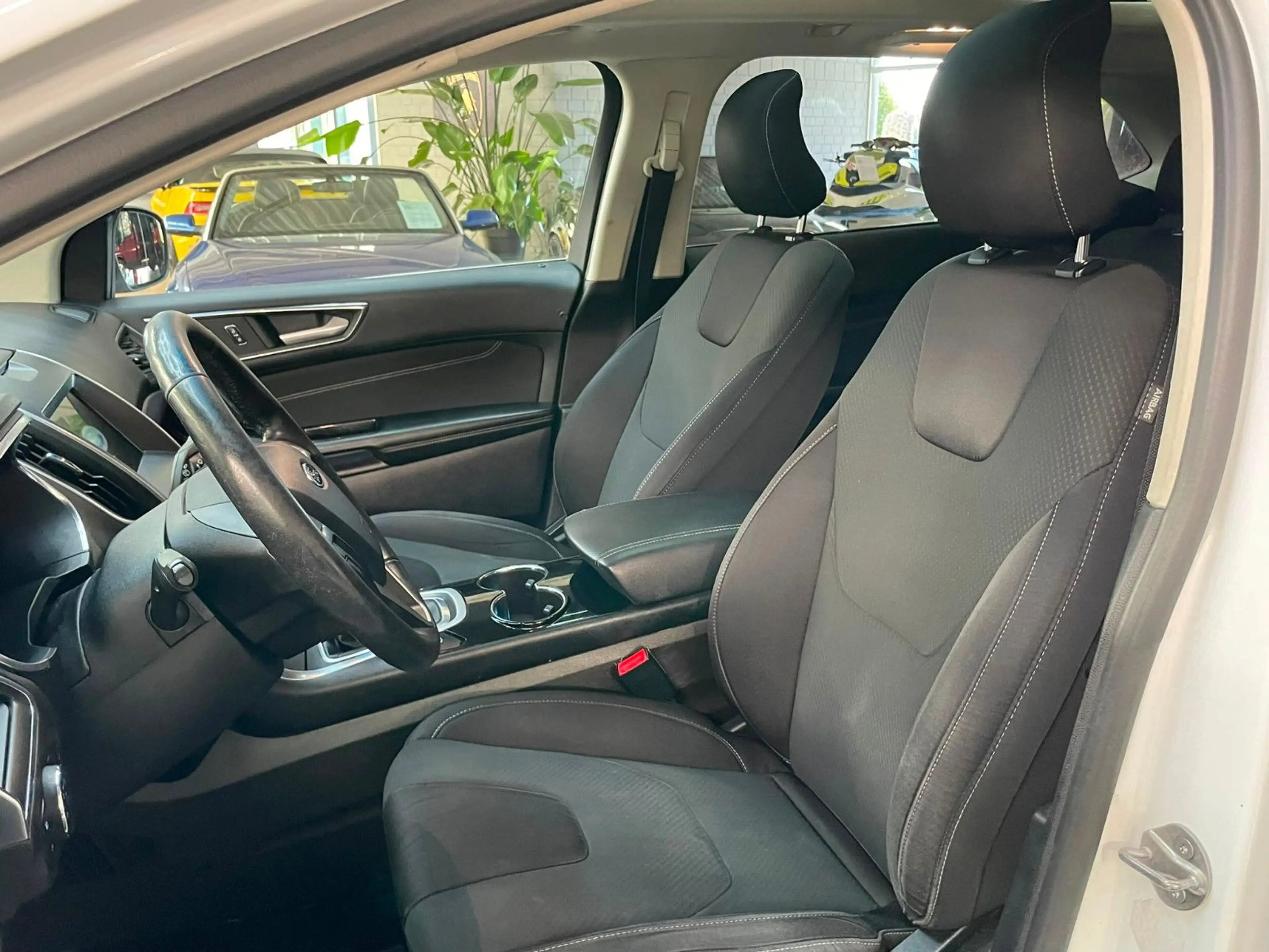 Ford Edge Titanium 4x4 / AHK / NAVI / 1.HAND / PANO — photo 21