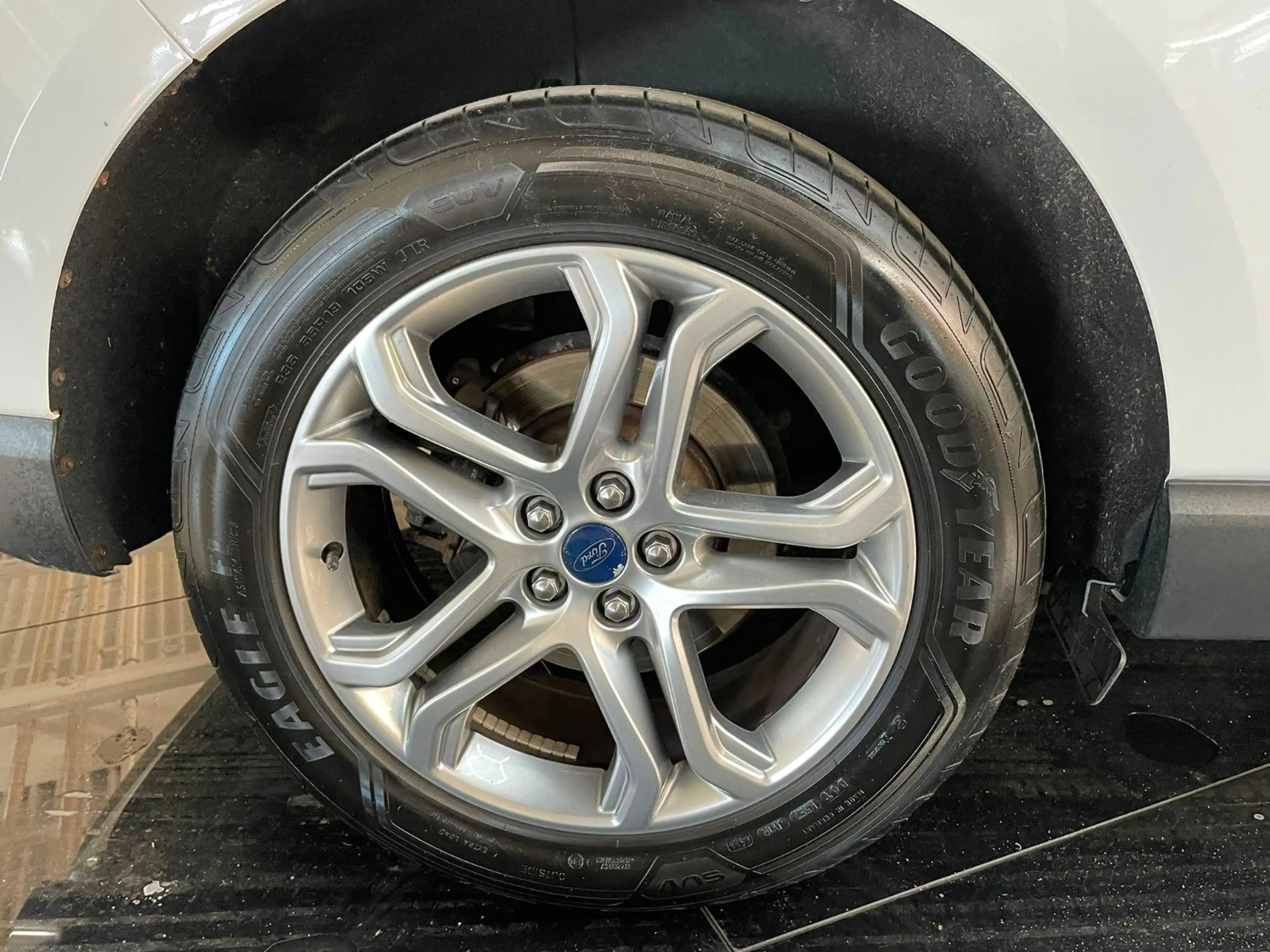 Ford Edge Titanium 4x4 / AHK / NAVI / 1.HAND / PANO — photo 36