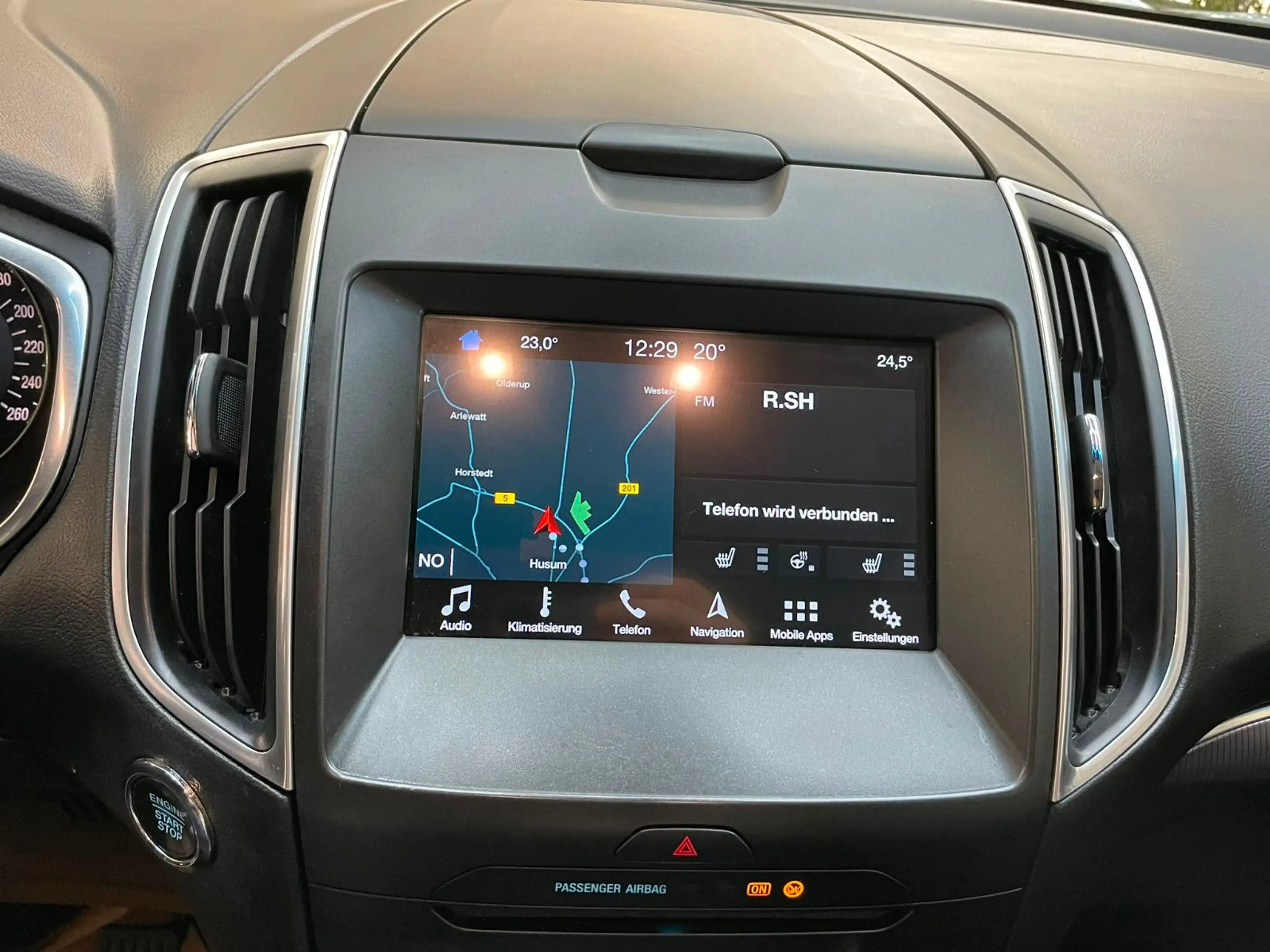 Ford Edge Titanium 4x4 / AHK / NAVI / 1.HAND / PANO — photo 25