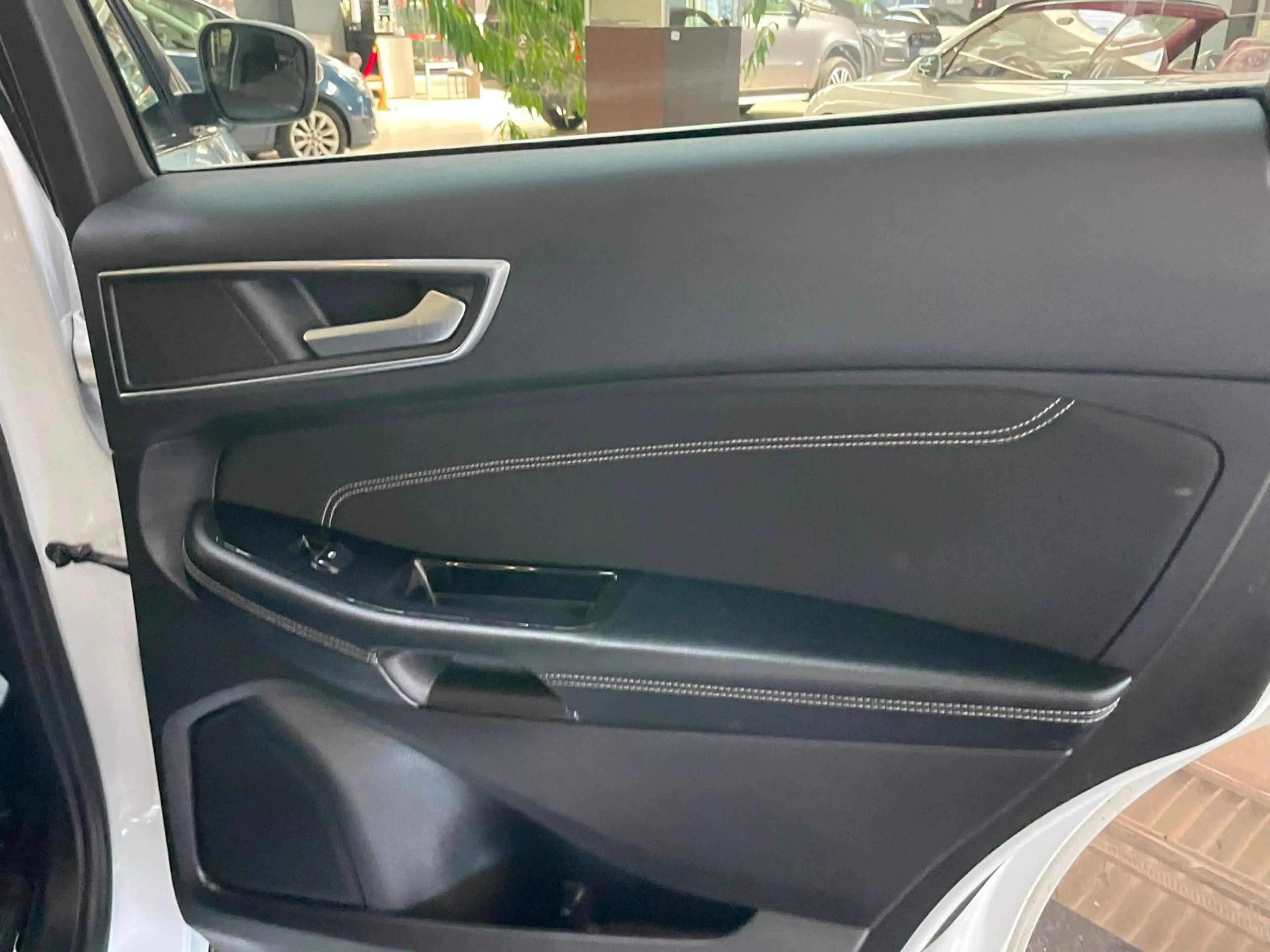 Ford Edge Titanium 4x4 / AHK / NAVI / 1.HAND / PANO — photo 39