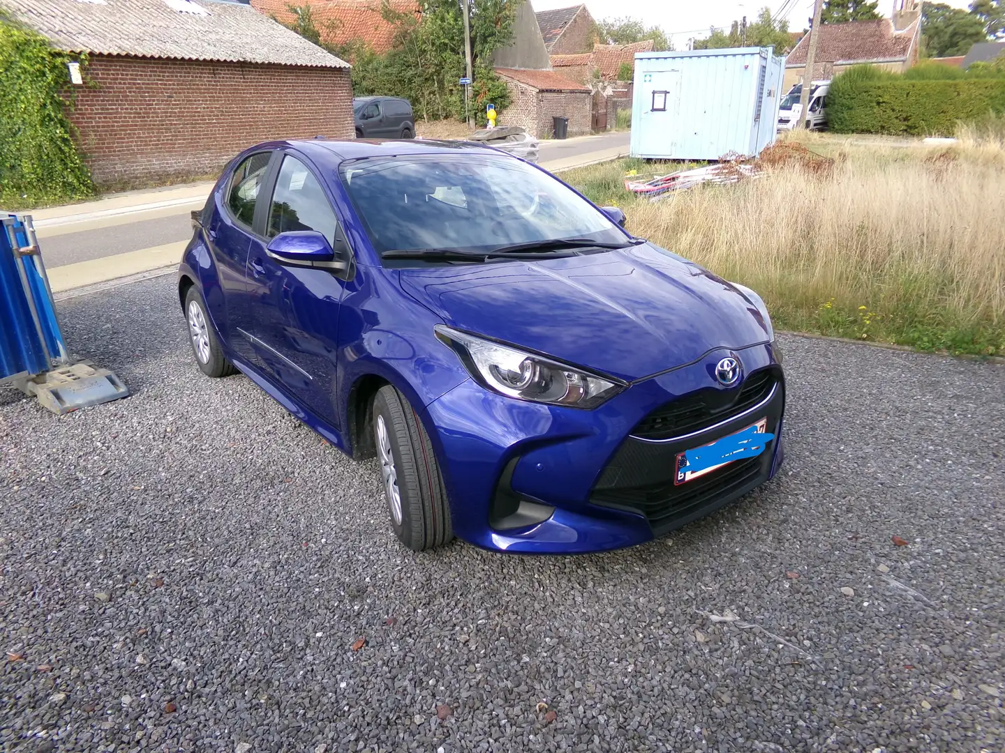 Toyota Yaris 1.5 Hybrid e-CVT Dynamic Bleu - 1