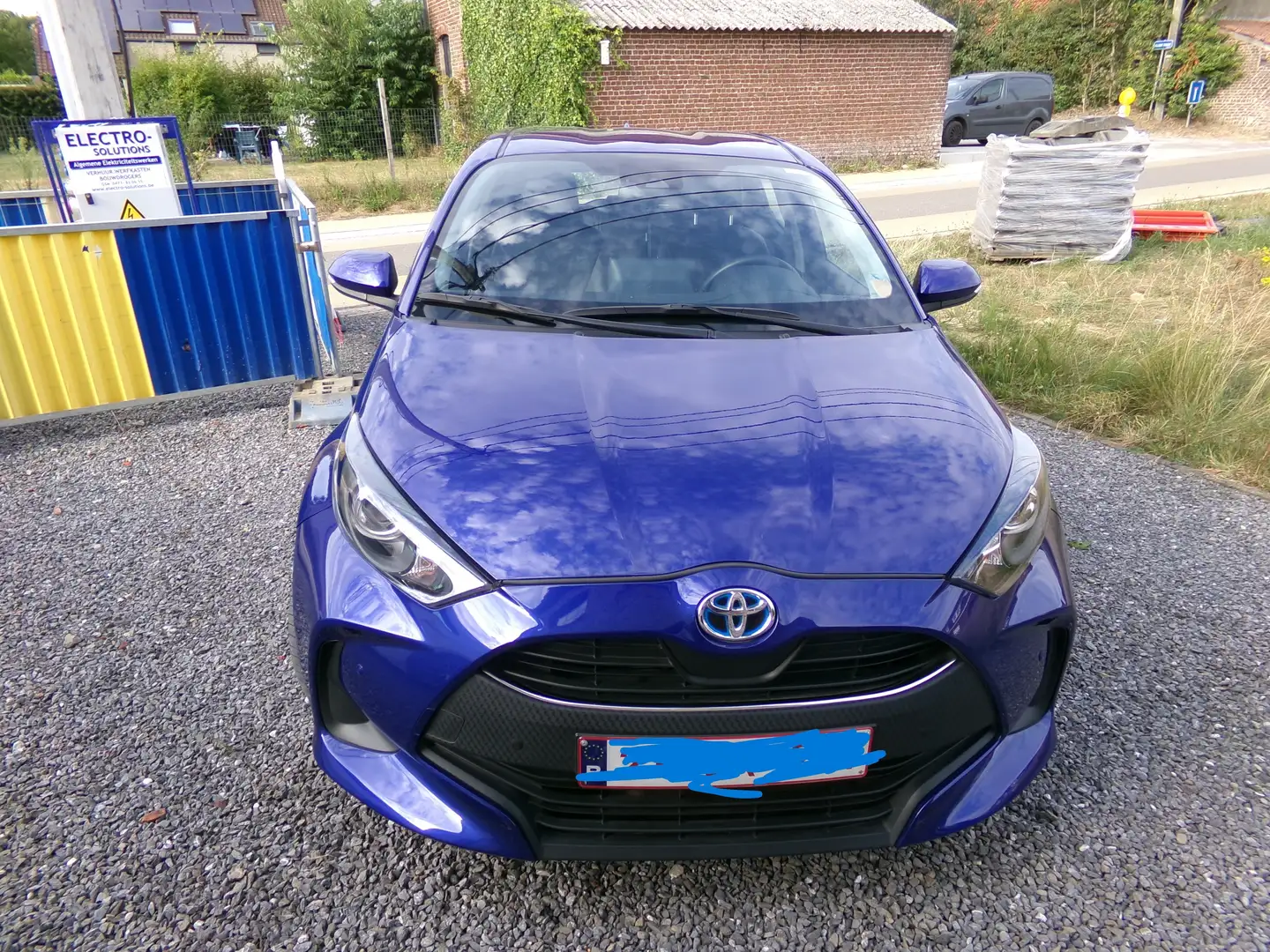 Toyota Yaris 1.5 Hybrid e-CVT Dynamic Bleu - 2