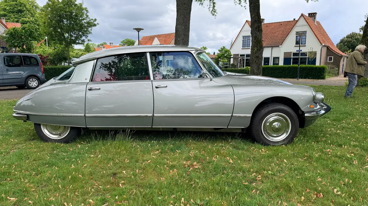 Citroen DS Citroën DS21 Pallas 1967 Half Automaat Geheel gerestaureerd, foto 4
