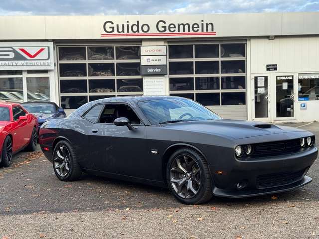 Imagine Dodge Challenger 5.7 V8 HEMI R/T EU-Navi