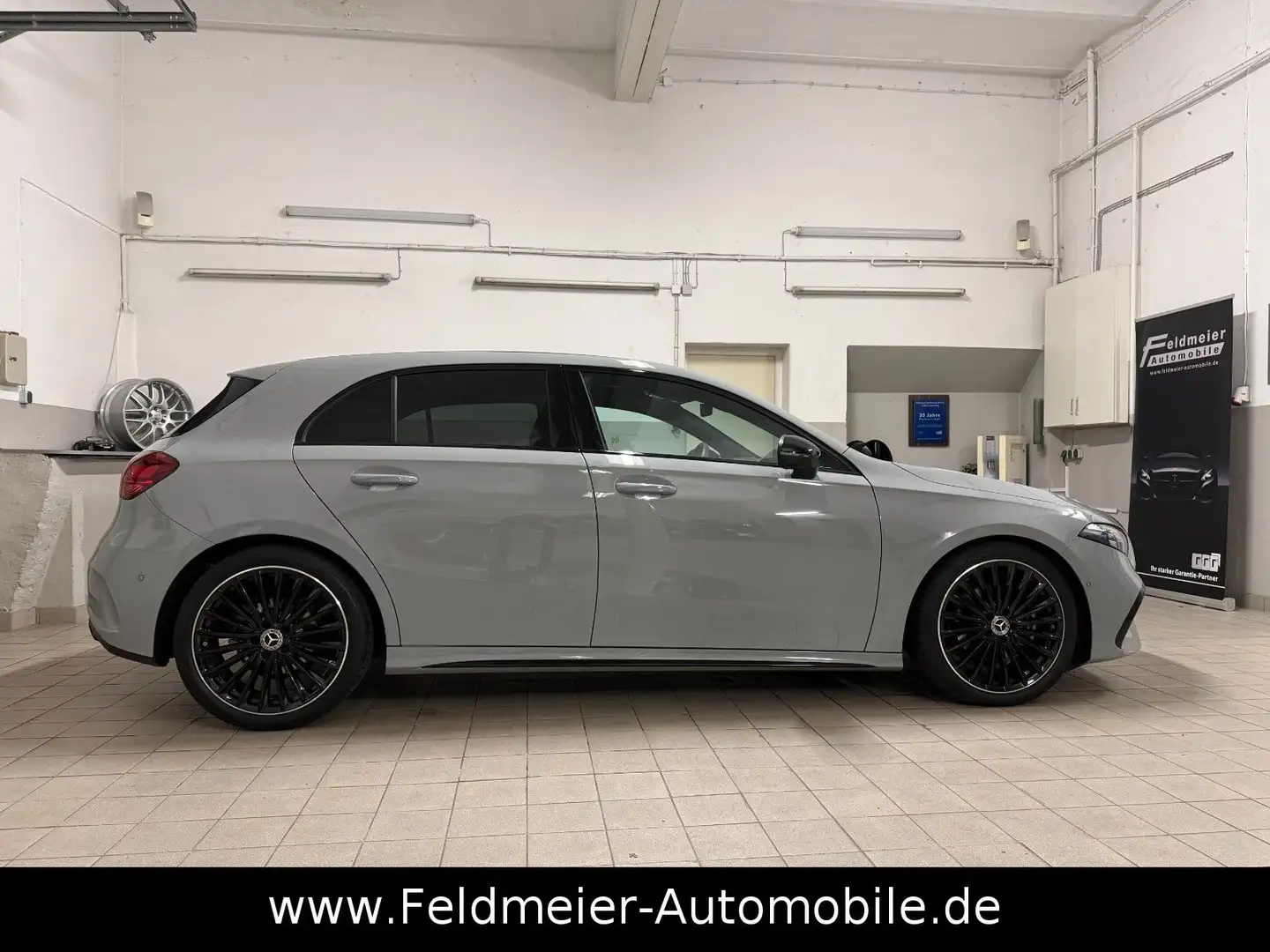 Mercedes-Benz A 180 AMG*Special-Edition*NIGHT*PANO*Distro*19"* Grau - 2