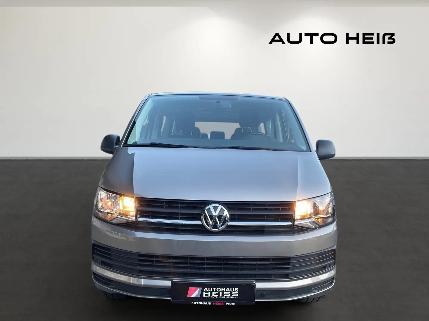 Volkswagen T6 Multivan Trendline 2,0 TDI Beige - 2