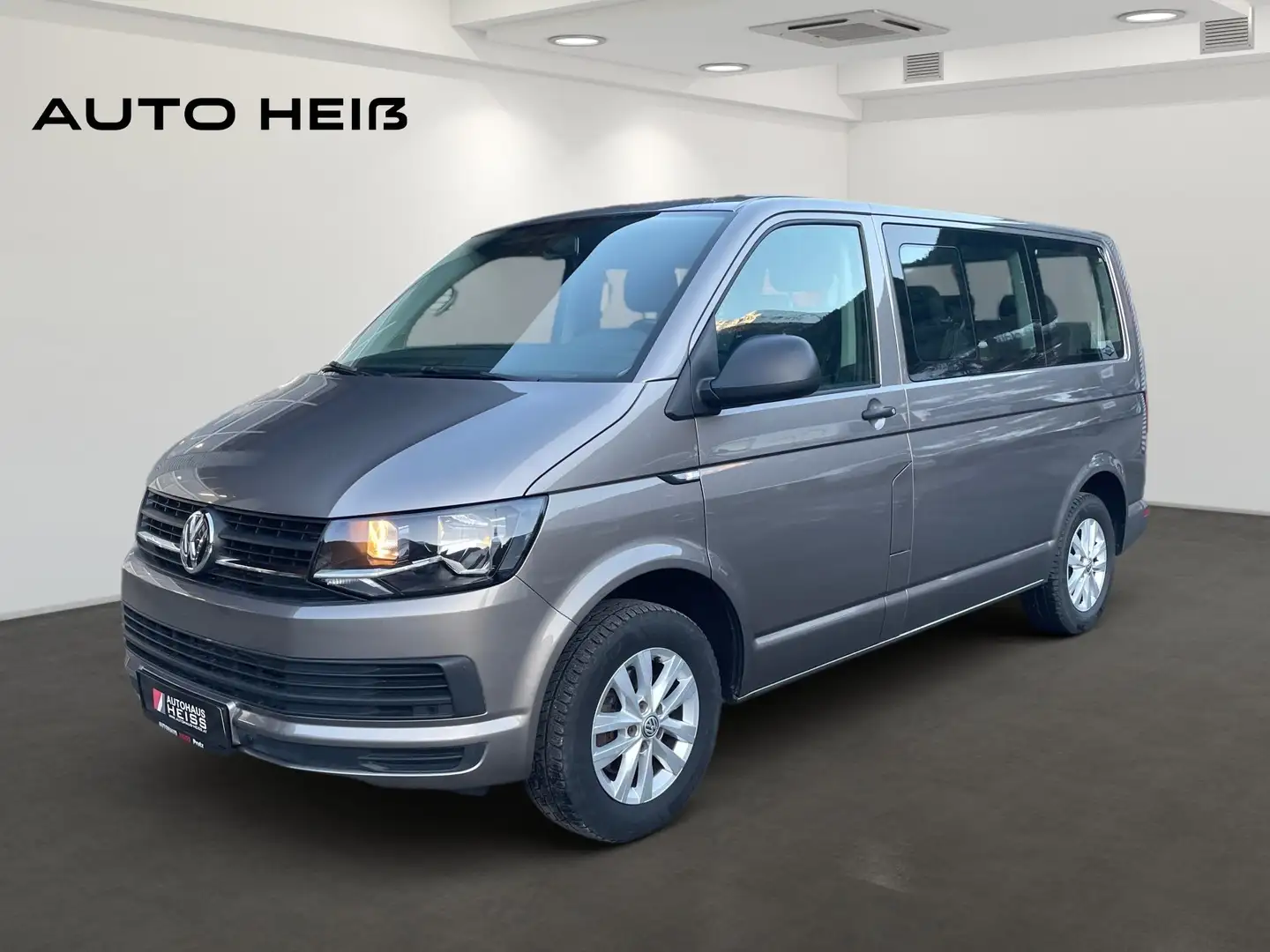 Volkswagen T6 Multivan Trendline 2,0 TDI Beige - 1