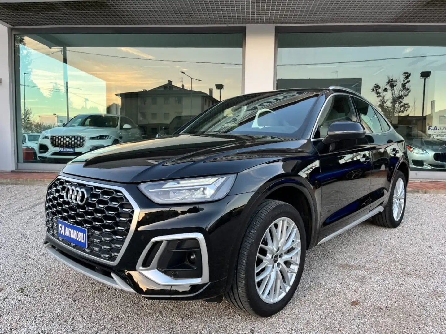 Audi Q5 SPB Sportback 40 TDI Stonic S line MHEV PANORAMA Nero - 2