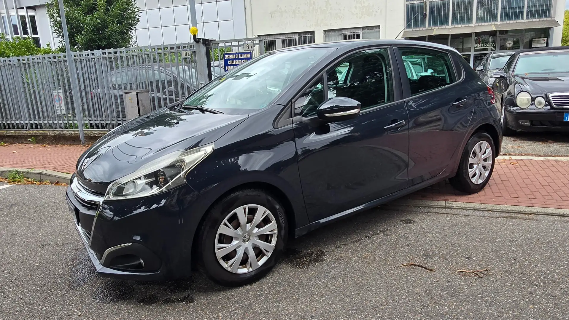 Peugeot 208 208 5p 1.2 Puretech Allure 82cv OK NEOPATENTATI Noir - 2