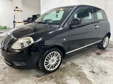 Ypsilon II 2007 1.2 8v Platinum 69cv