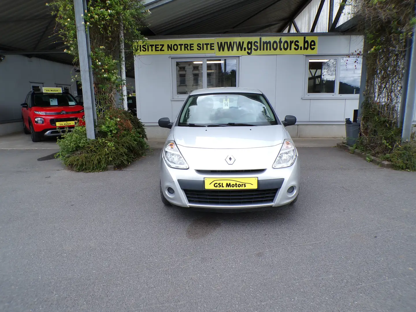 Renault Clio 1.2i 75cv 3 portes Collection gris 09/13 Airco CD Zilver - 2