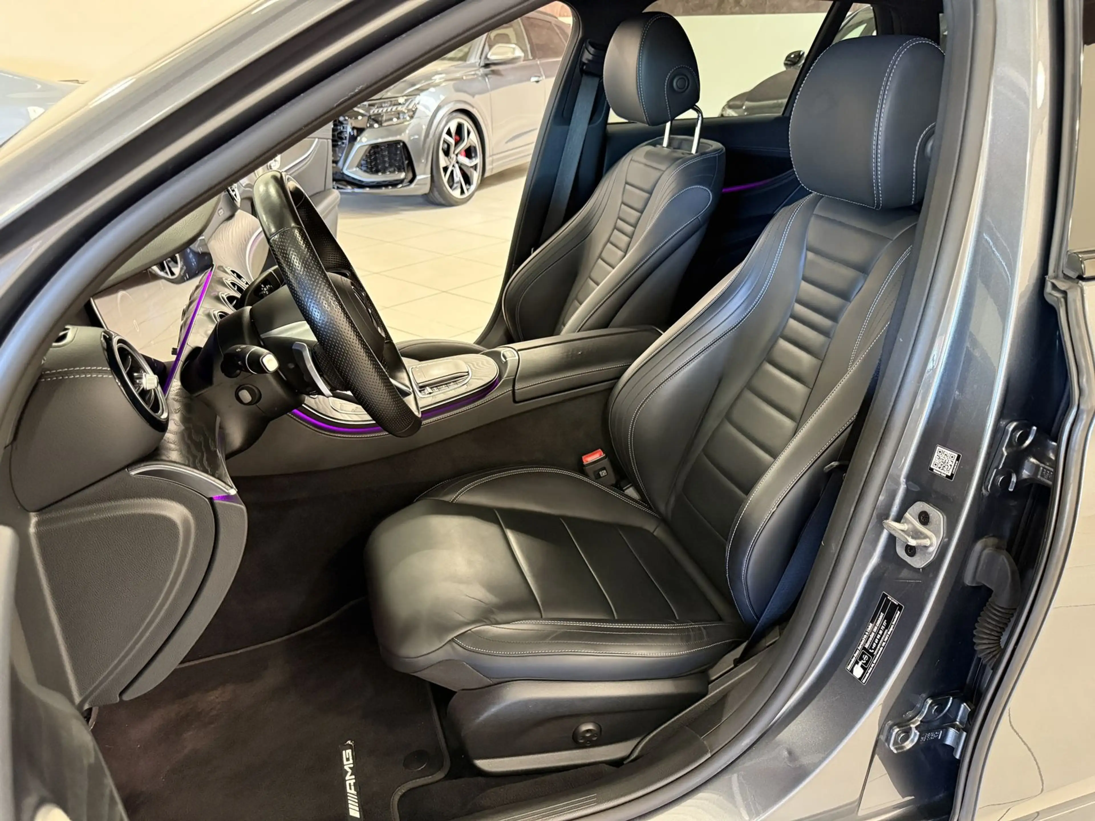 Mercedes-Benz E 400 4Matic AMG Line *Nappa-HUD-STHZ-Night-19" — photo 11