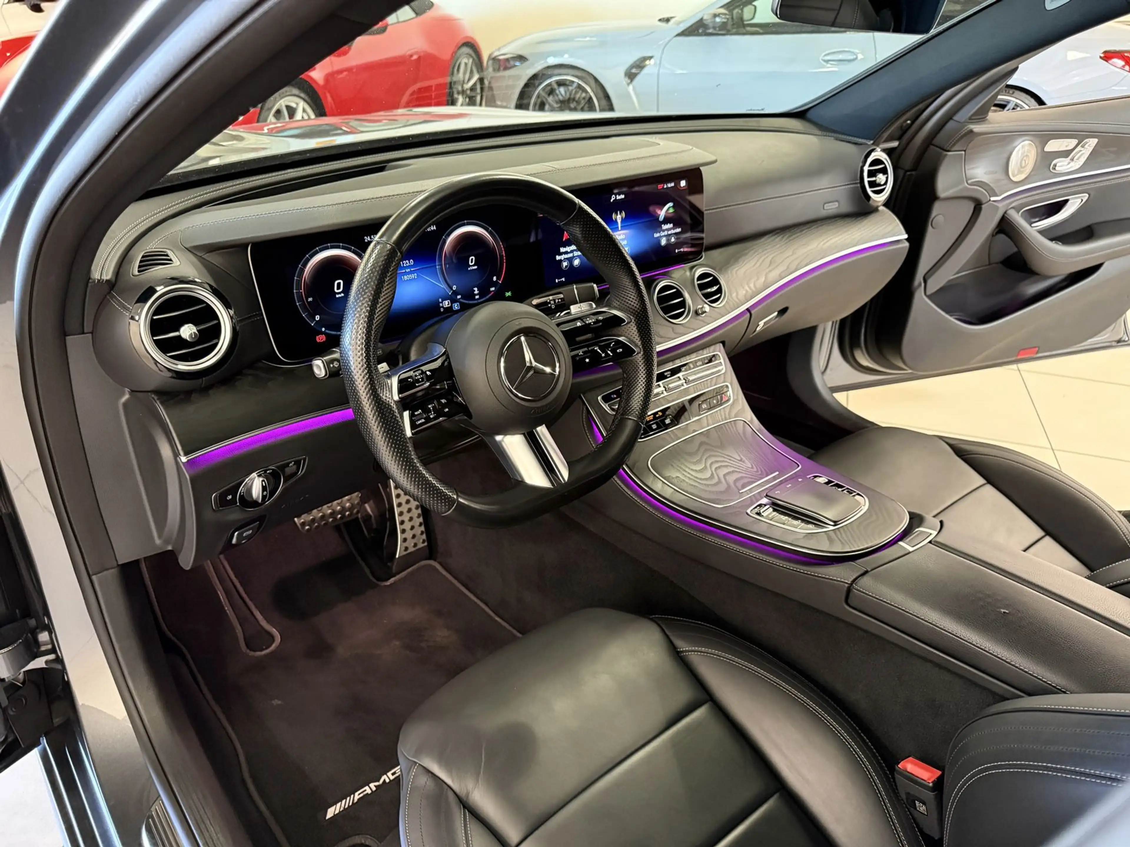 Mercedes-Benz E 400 4Matic AMG Line *Nappa-HUD-STHZ-Night-19" — photo 12