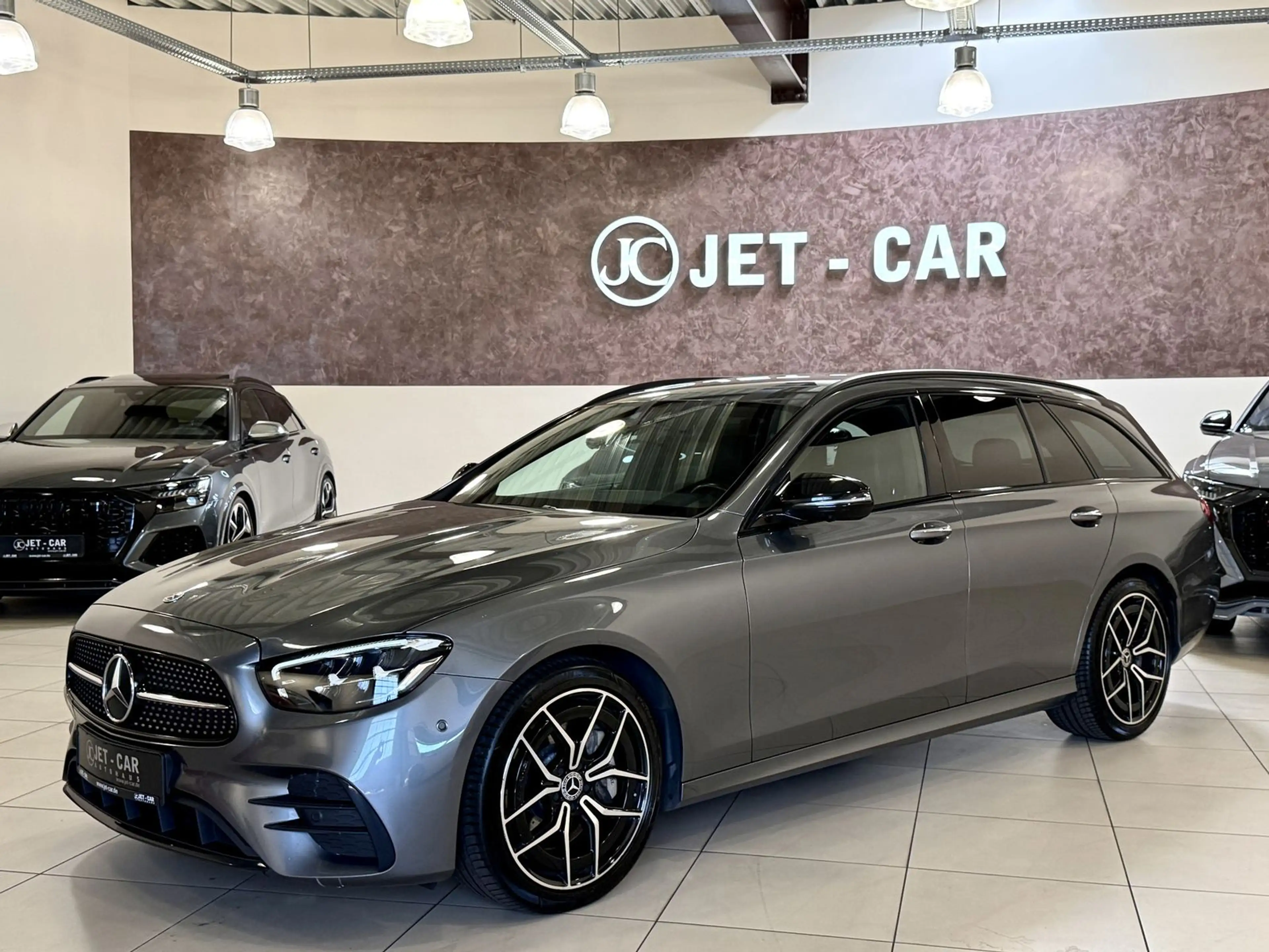 Mercedes-Benz E 400 4Matic AMG Line *Nappa-HUD-STHZ-Night-19"